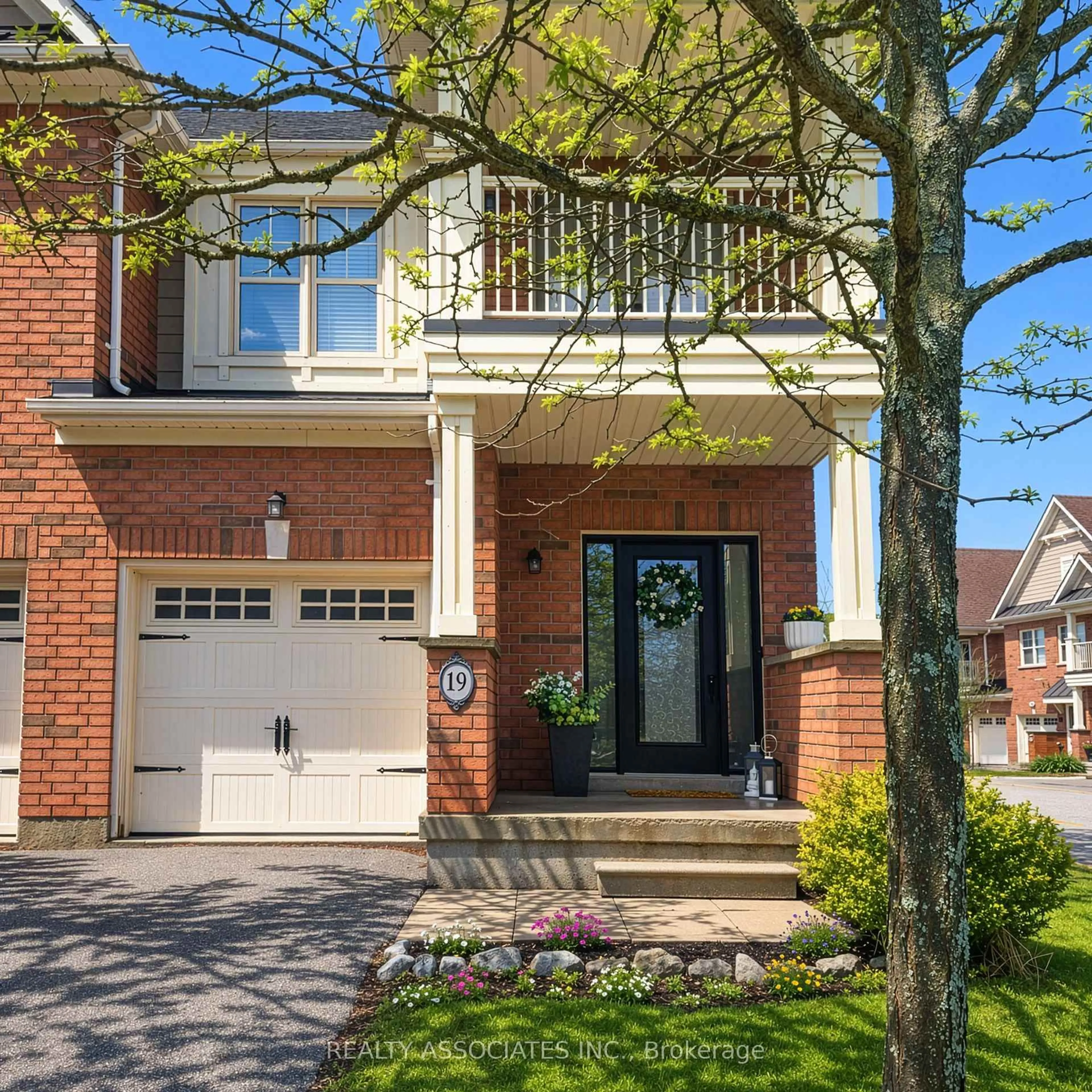 Home with brick exterior material, street for 19 Bearings Ave, Whitchurch-Stouffville Ontario L4A 0W6