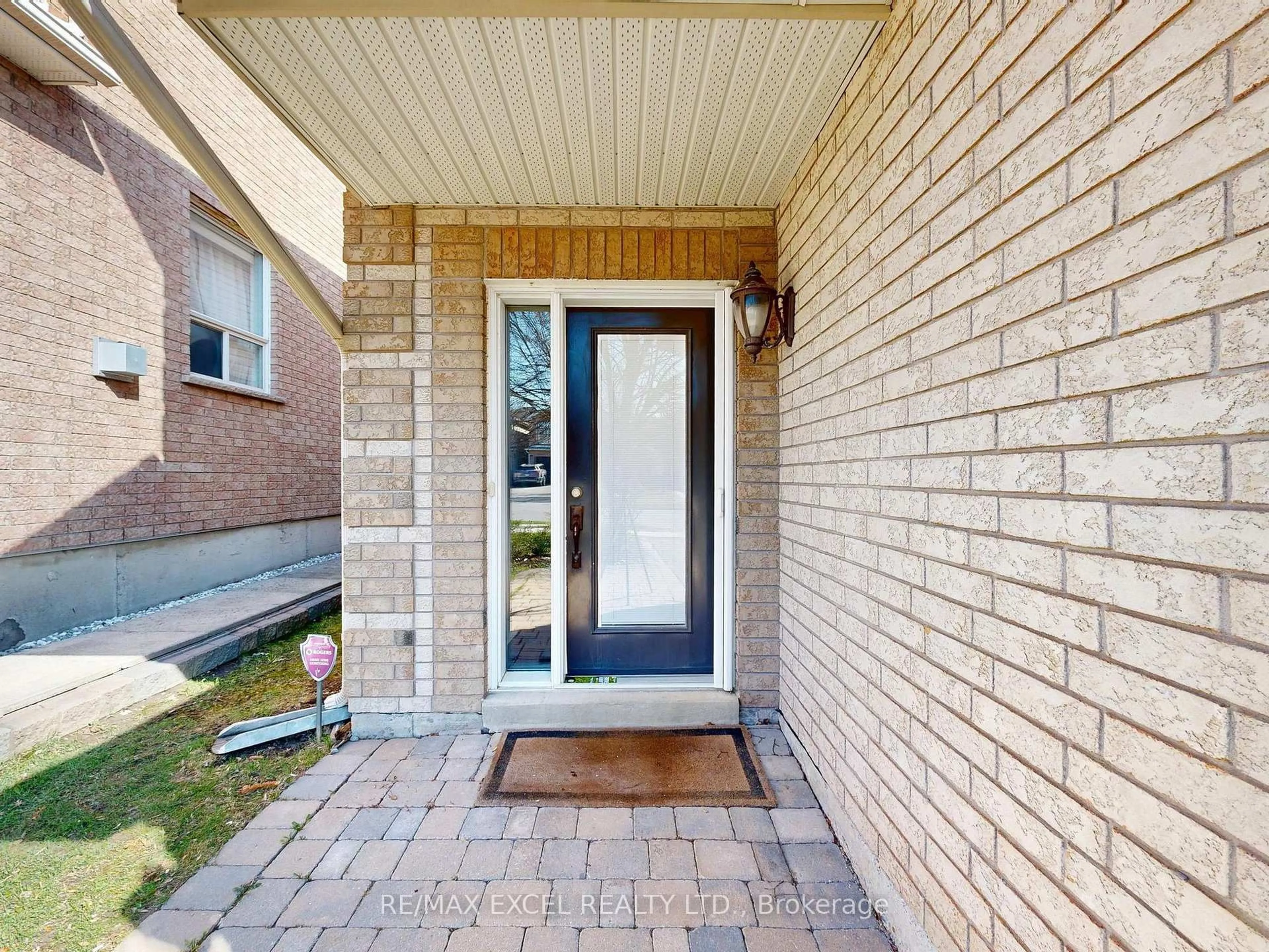 Home with brick exterior material, street for 93 Clearmeadow Blvd, Newmarket Ontario L3X 2M5