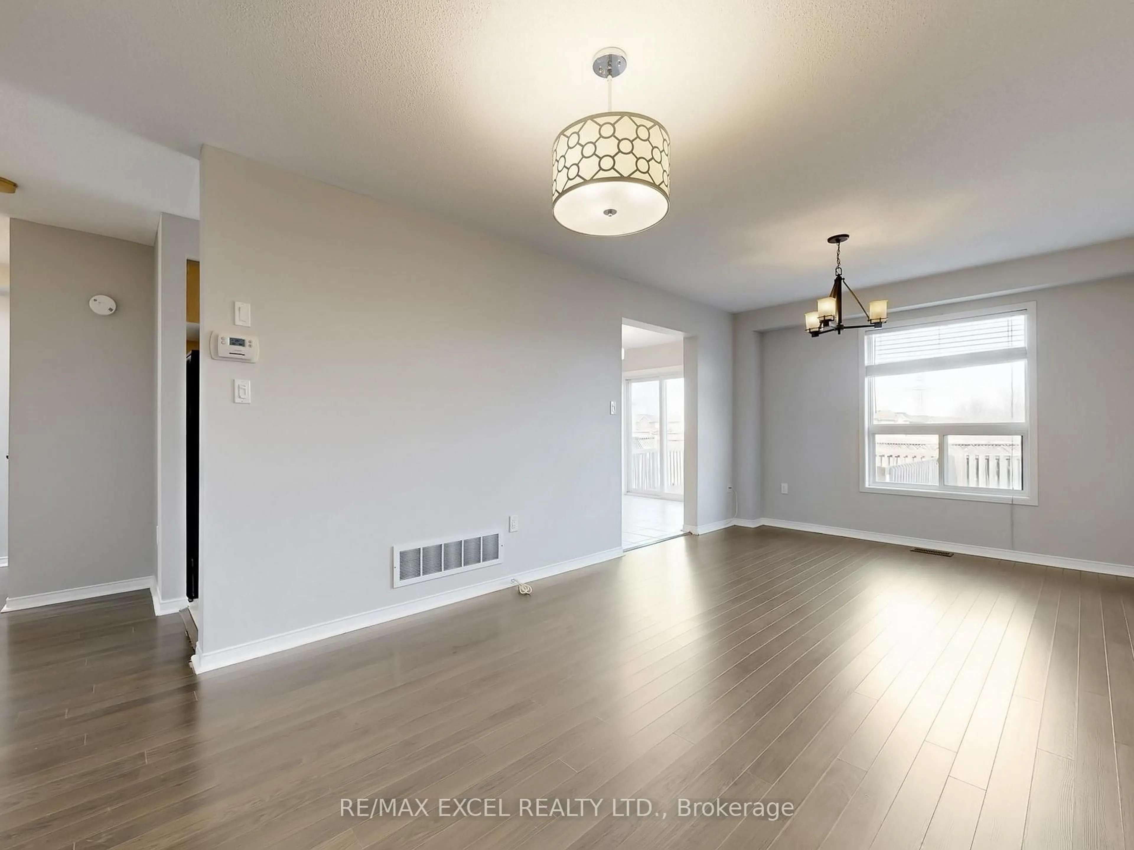 A pic of a room for 93 Clearmeadow Blvd, Newmarket Ontario L3X 2M5