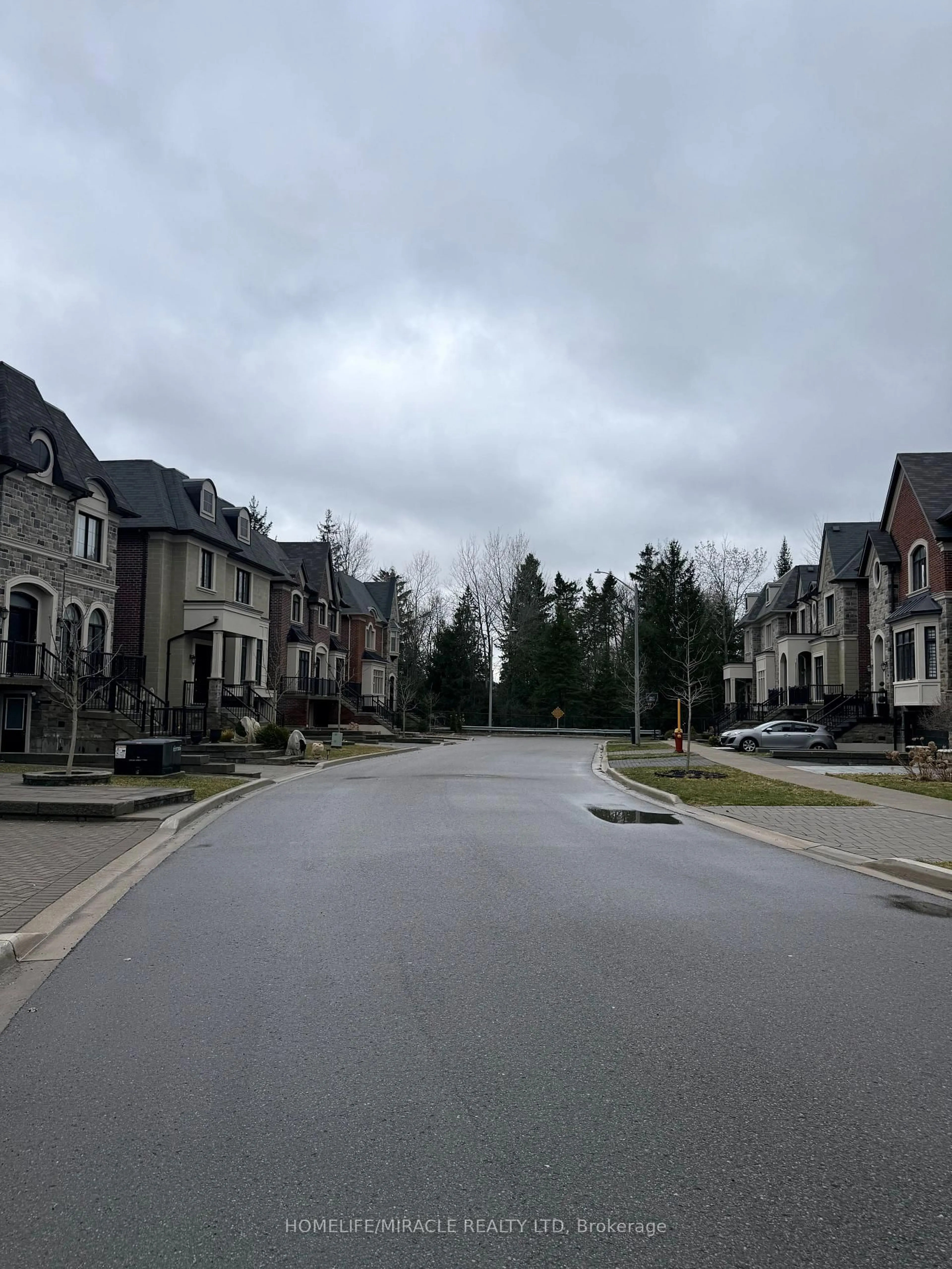 Unknown for 69 Headwater Cres, Richmond Hill Ontario L4E 0T2