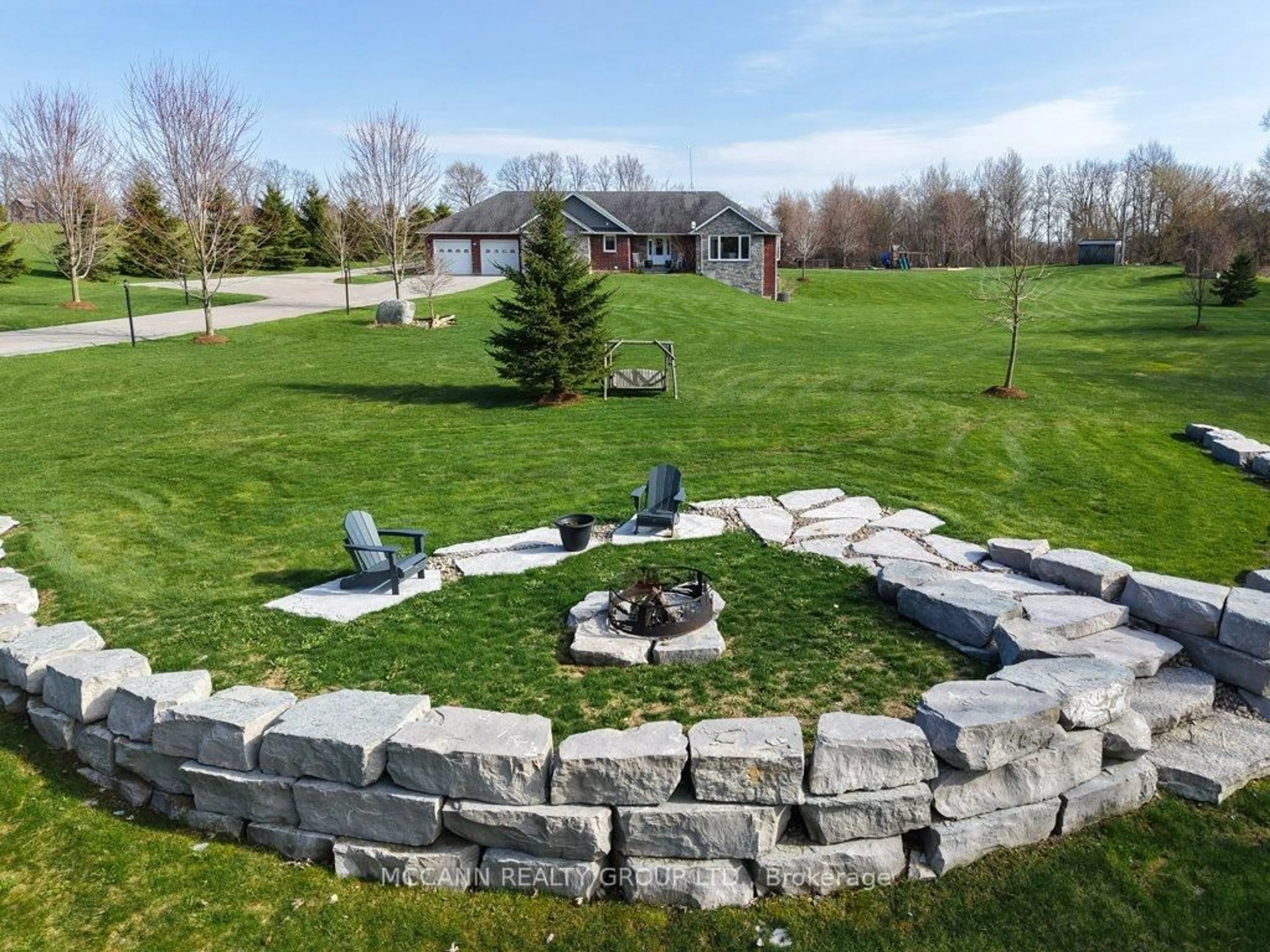 Patio, unknown for 253 Zephyr Rd, Uxbridge Ontario L0E 1T0