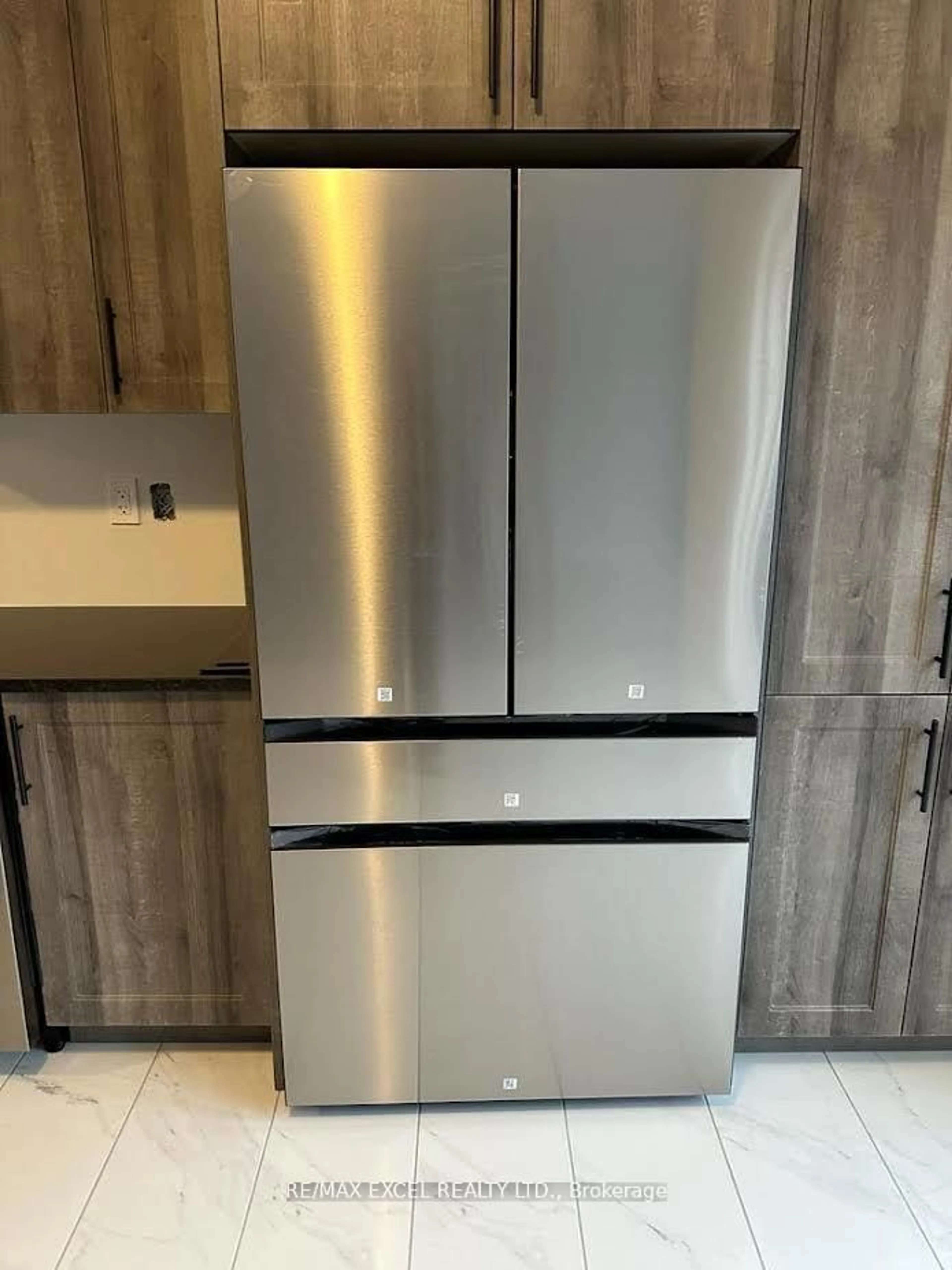 Standard kitchen, unknown for 1454 Stovell Cres, Innisfil Ontario L0L 1W0