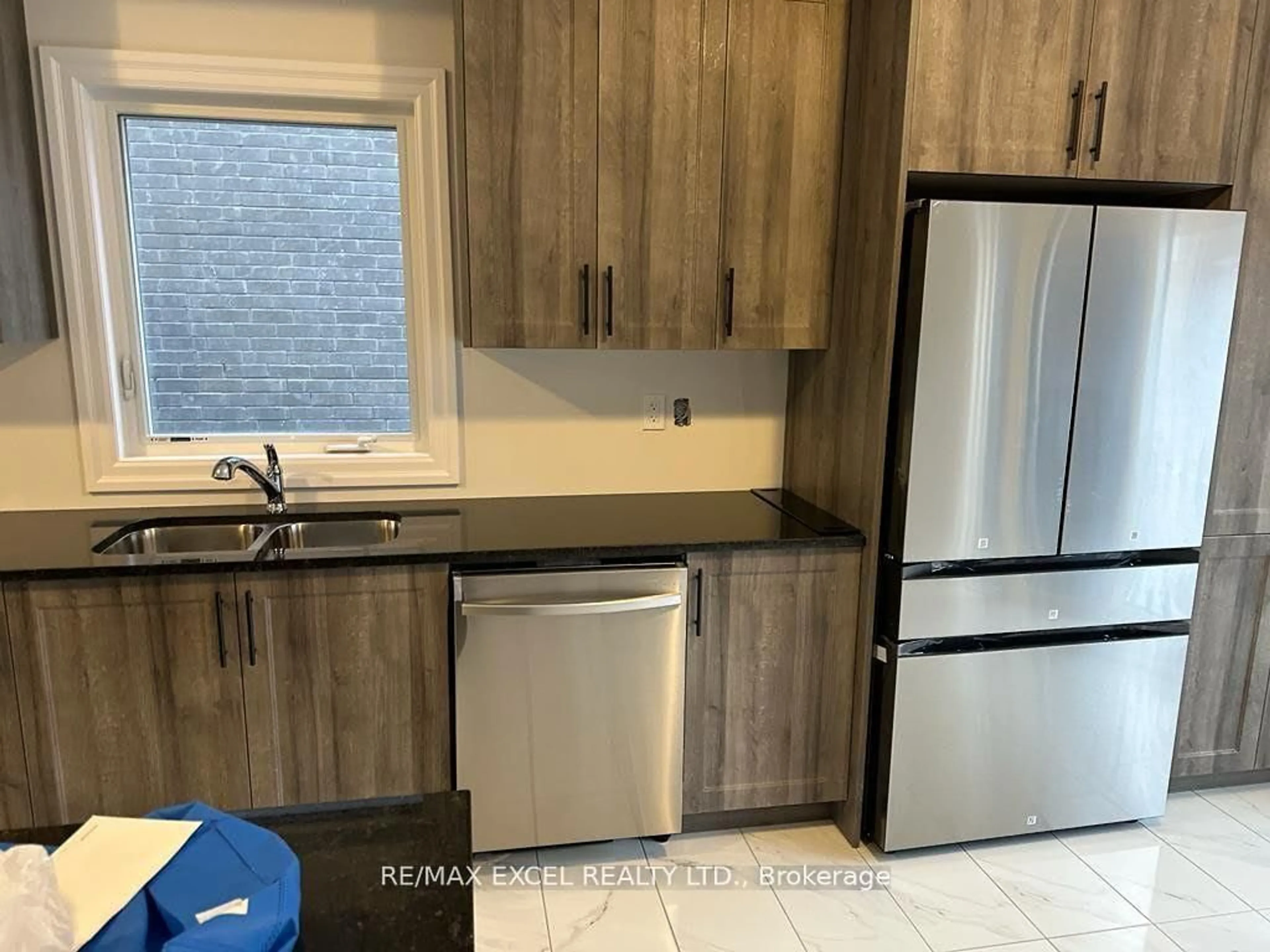 Standard kitchen, unknown for 1454 Stovell Cres, Innisfil Ontario L0L 1W0