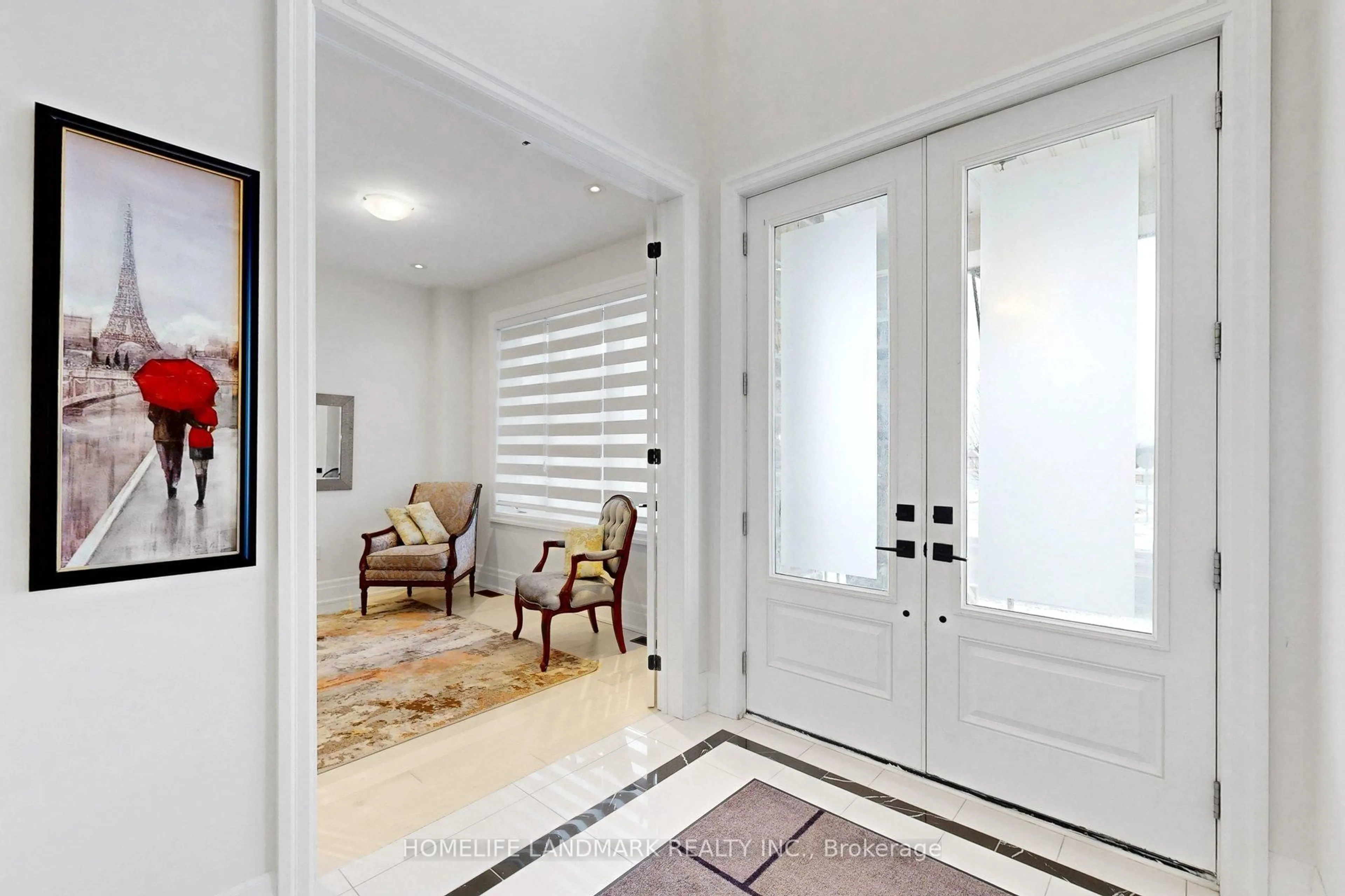 Indoor entryway for 158 Walter English Dr, East Gwillimbury Ontario L9N 0Y8