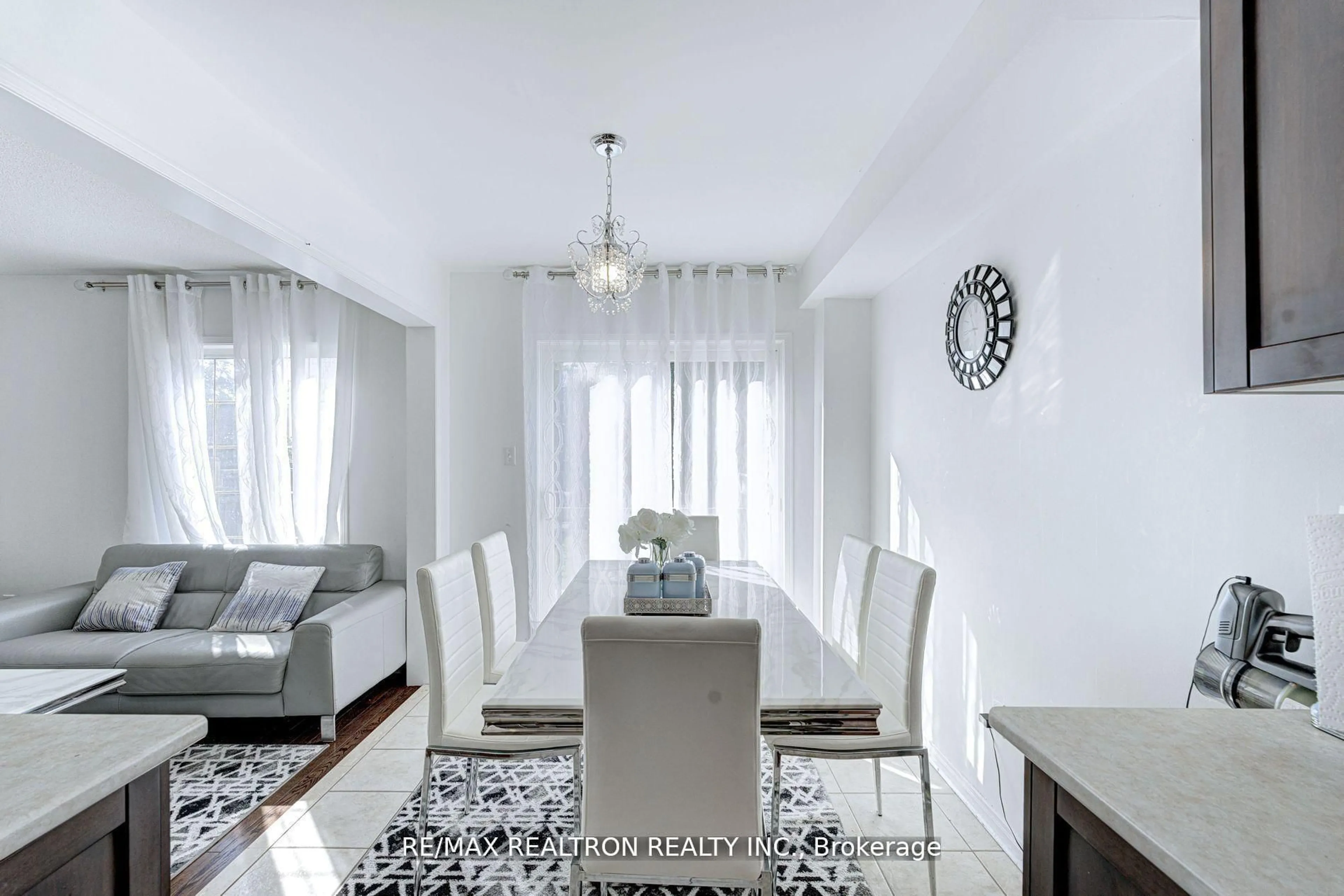 Dining room, unknown for 88 Banbrooke Cres, Newmarket Ontario L3X 2W9