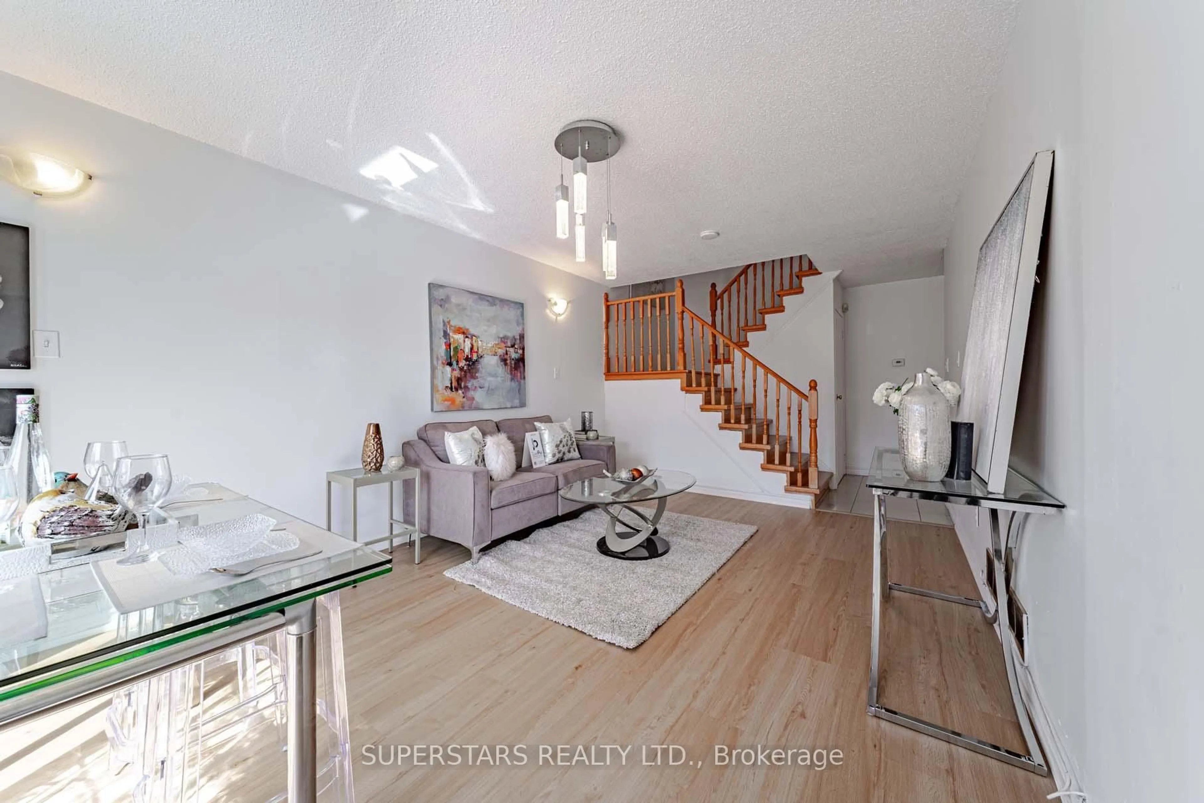 Unknown for 135 Appleby Cres, Markham Ontario L3R 4L1