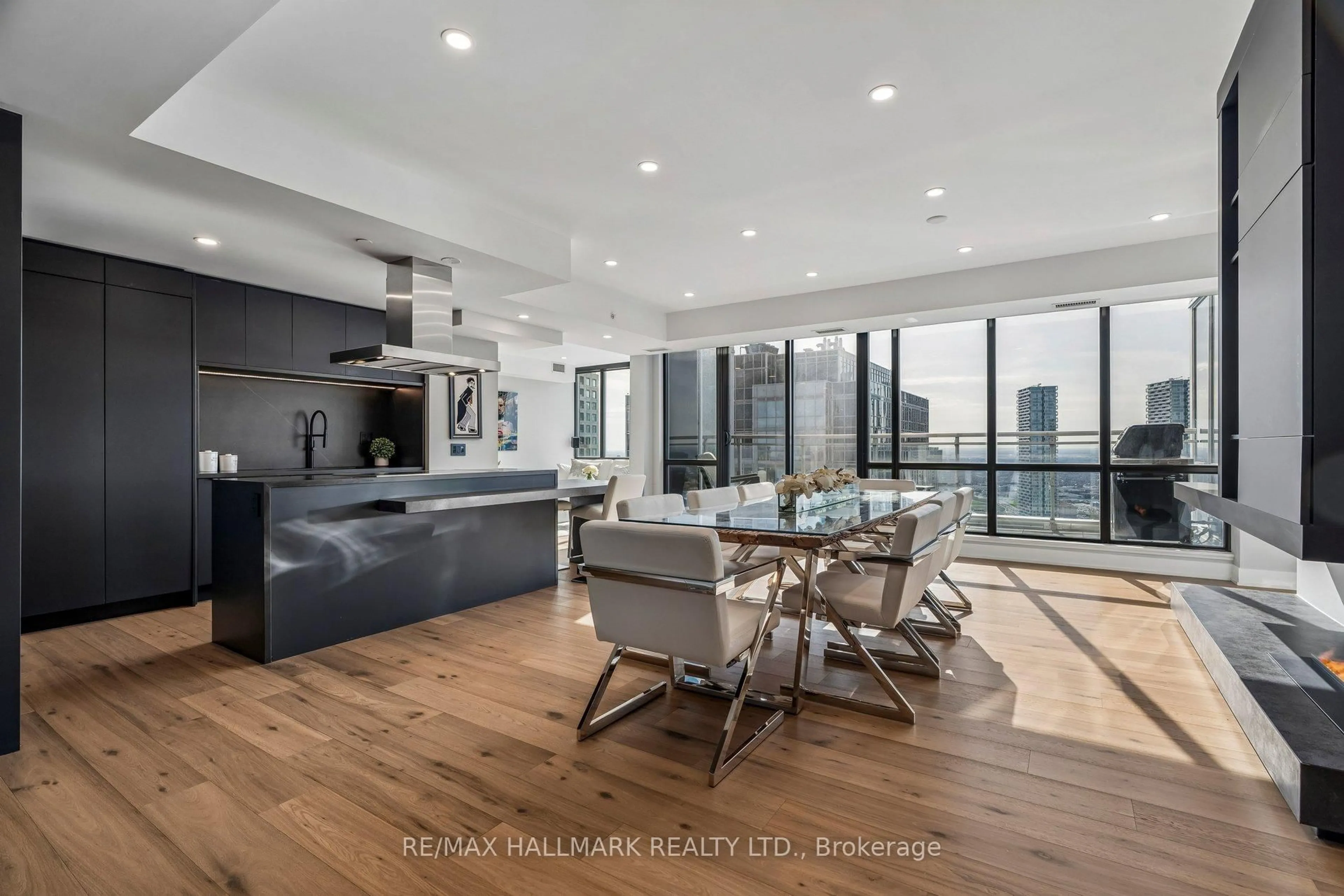 Open concept kitchen, unknown for 2908 Highway 7 Rd #PH3804, Vaughan Ontario L4K 0K5