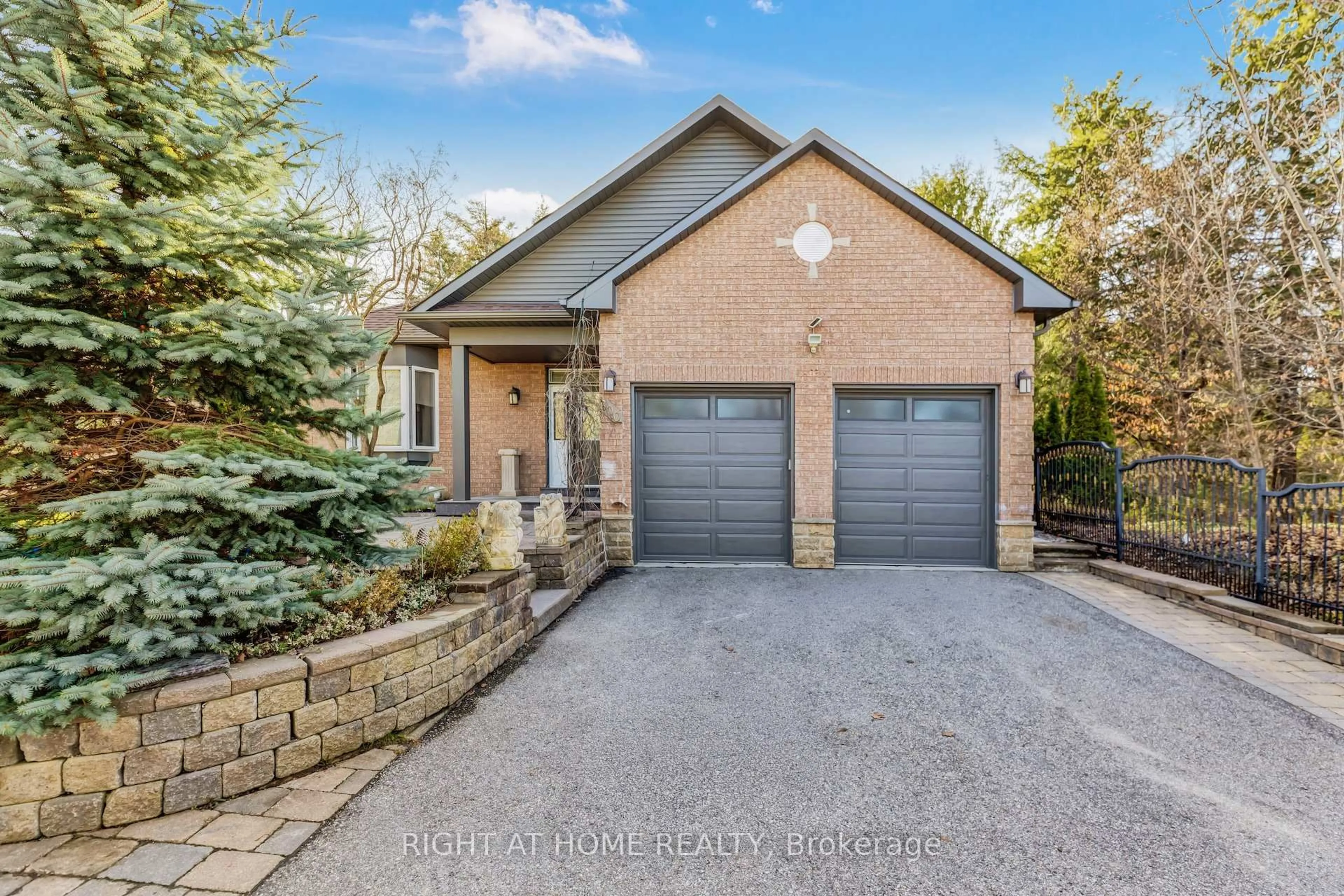 Home with brick exterior material, street for 600 Henderson Dr, Aurora Ontario L4G 5R1