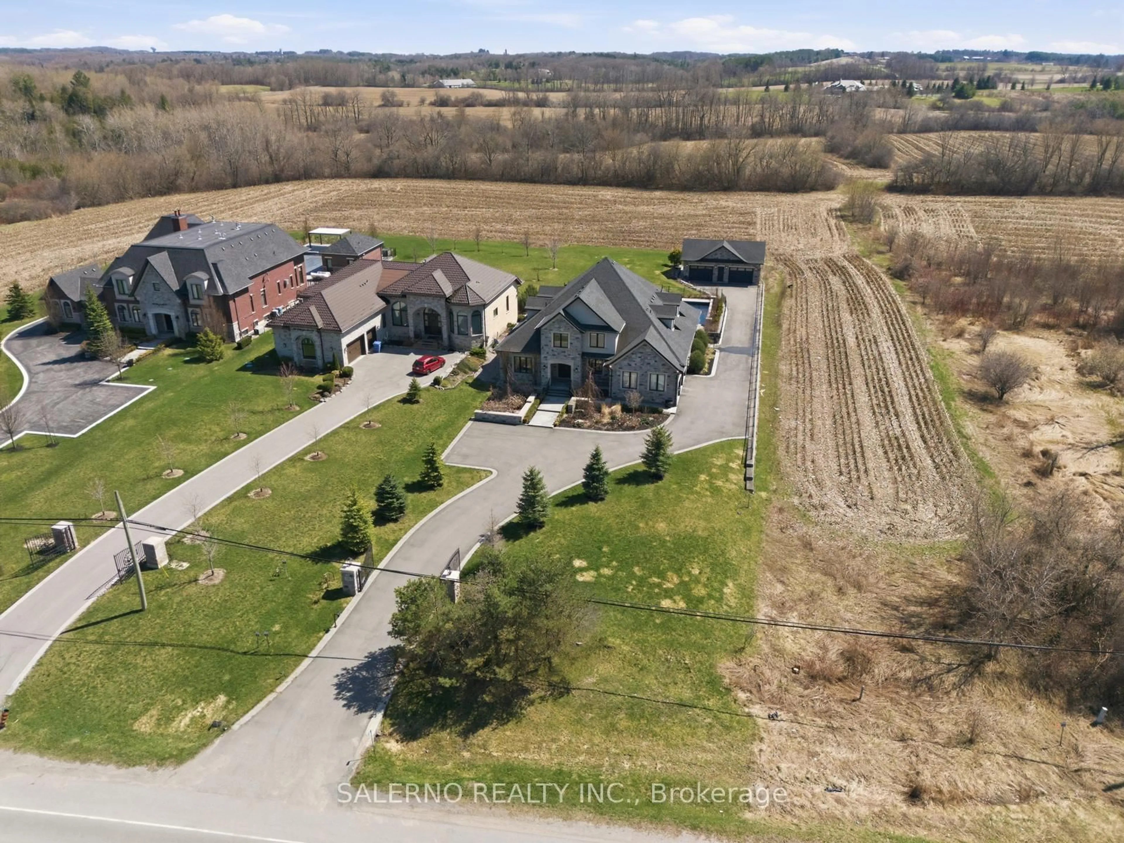 A pic from outside/outdoor area/front of a property/back of a property/a pic from drone, unknown for 1199 Wellington St, King Ontario L7B 1K5