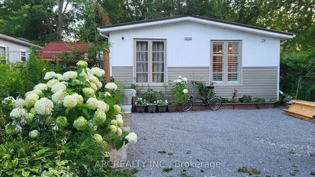 24 Chickadee Crt, Georgina
