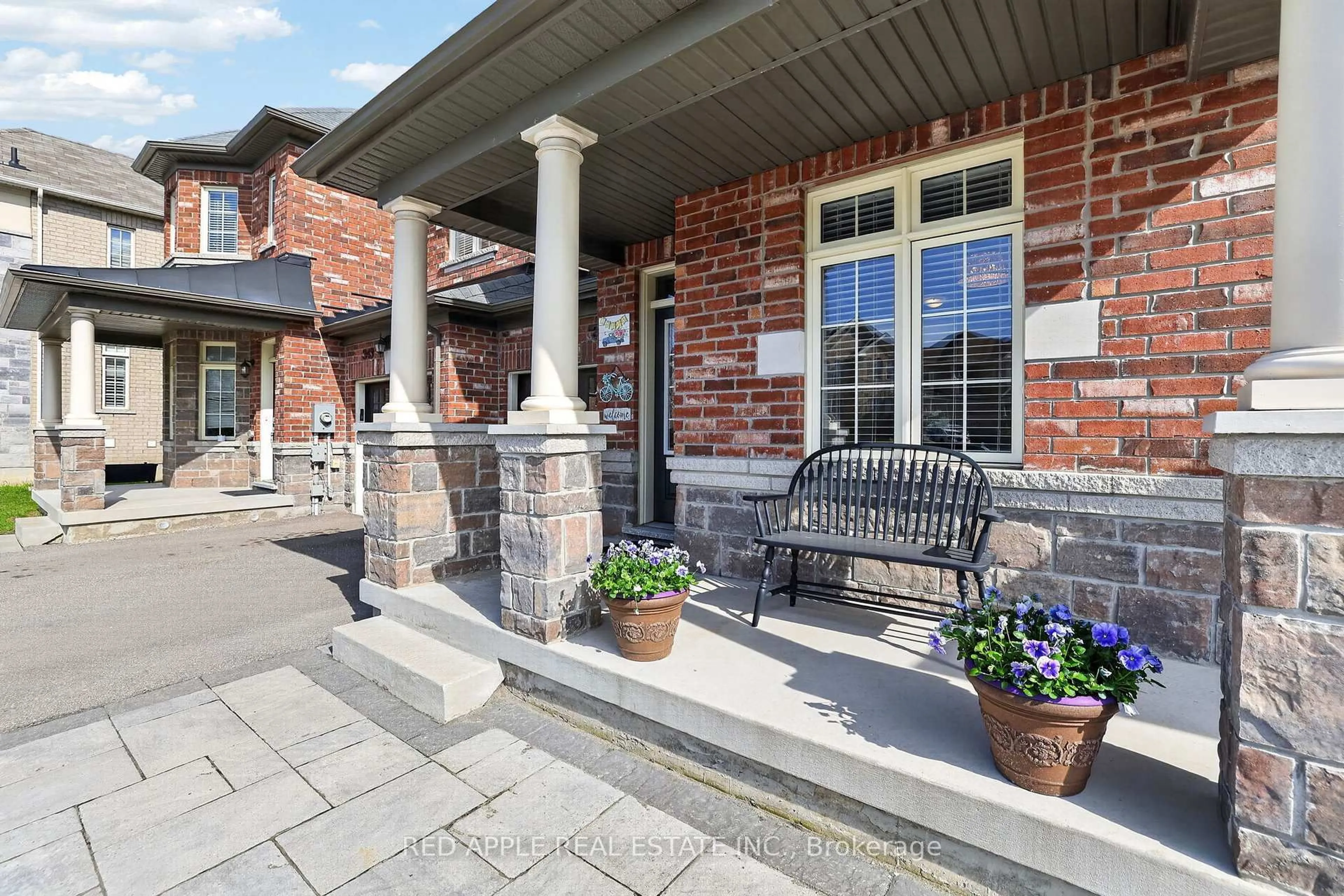 Patio, unknown for 347 Luck Crt, Newmarket Ontario L3X 0J5