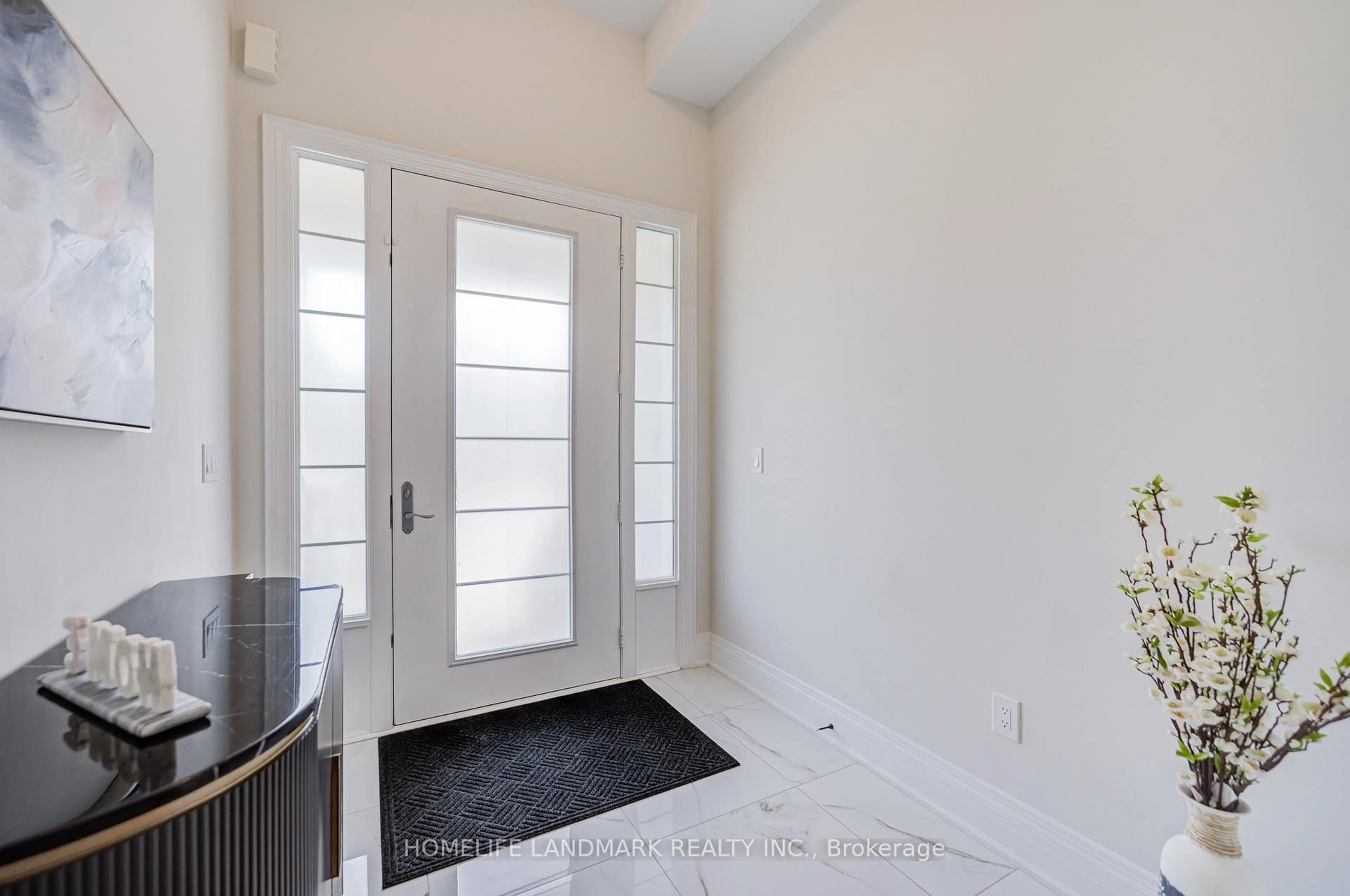 Indoor entryway for 22 Aspy Crt, Vaughan Ontario L6A 4X8