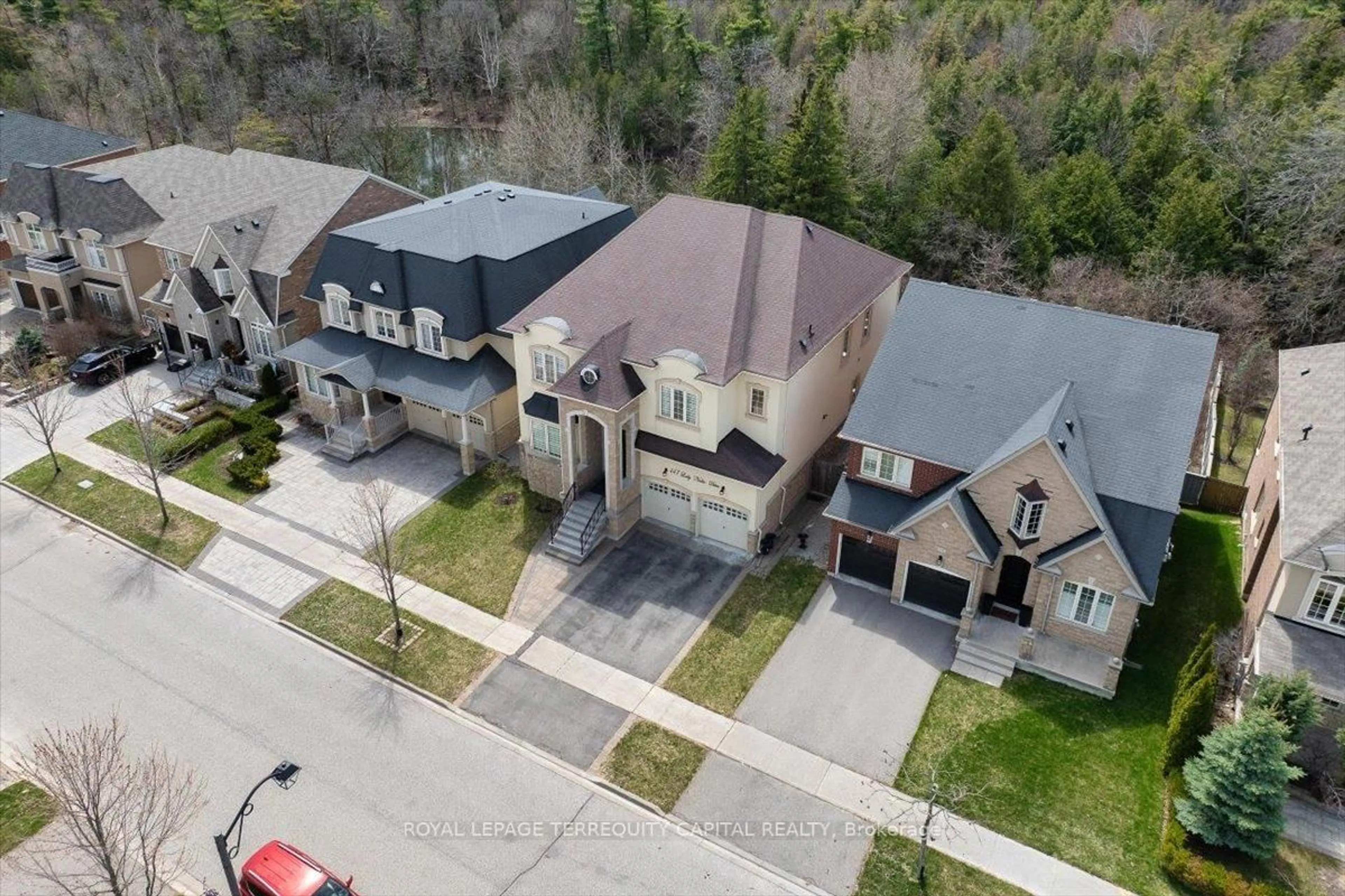 A pic from outside/outdoor area/front of a property/back of a property/a pic from drone, street for 147 Lady Nadia Dr, Vaughan Ontario L6A 0G9