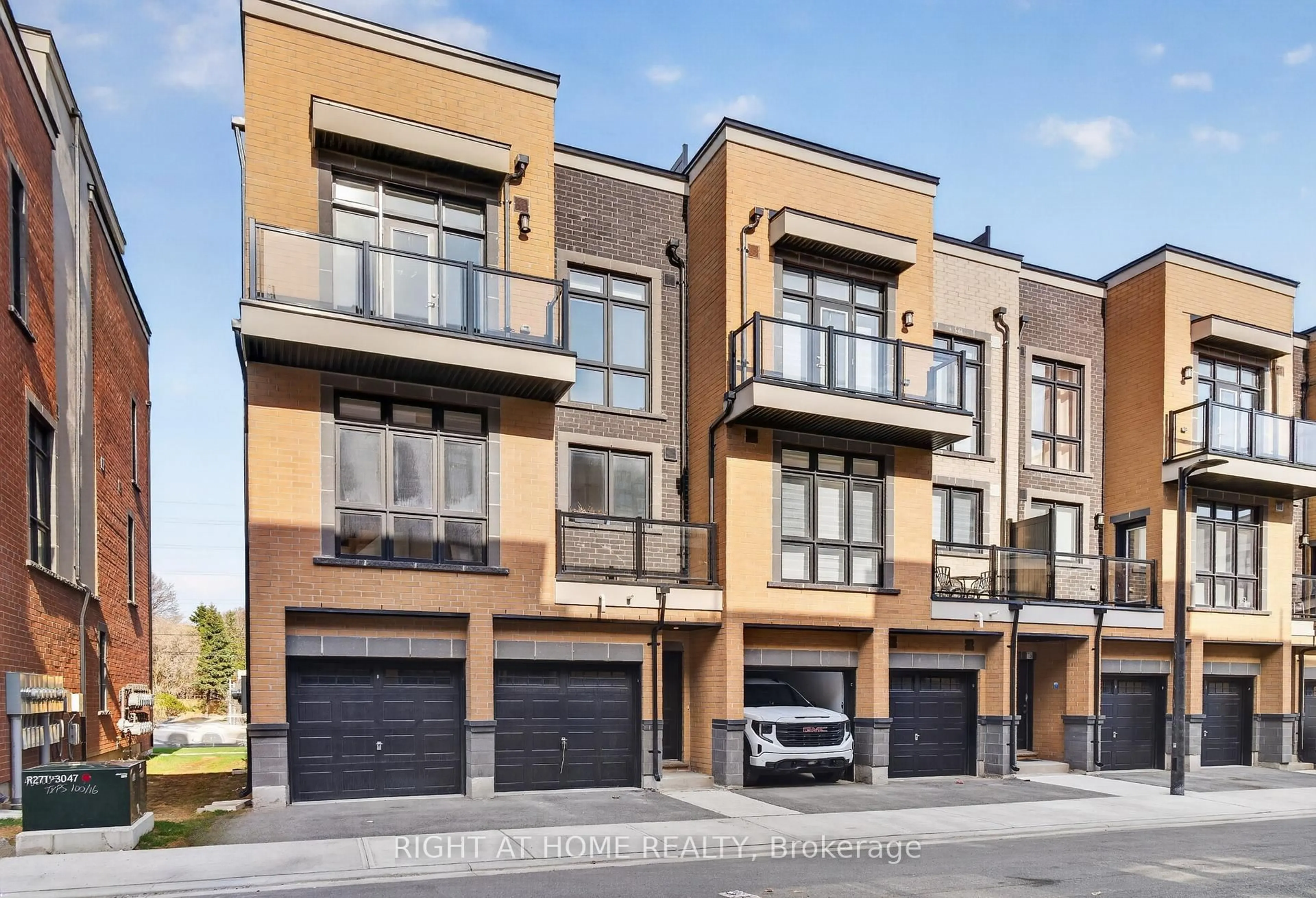 Home with brick exterior material, street for 12860 Yonge St #1, Richmond Hill Ontario L4E 1J4