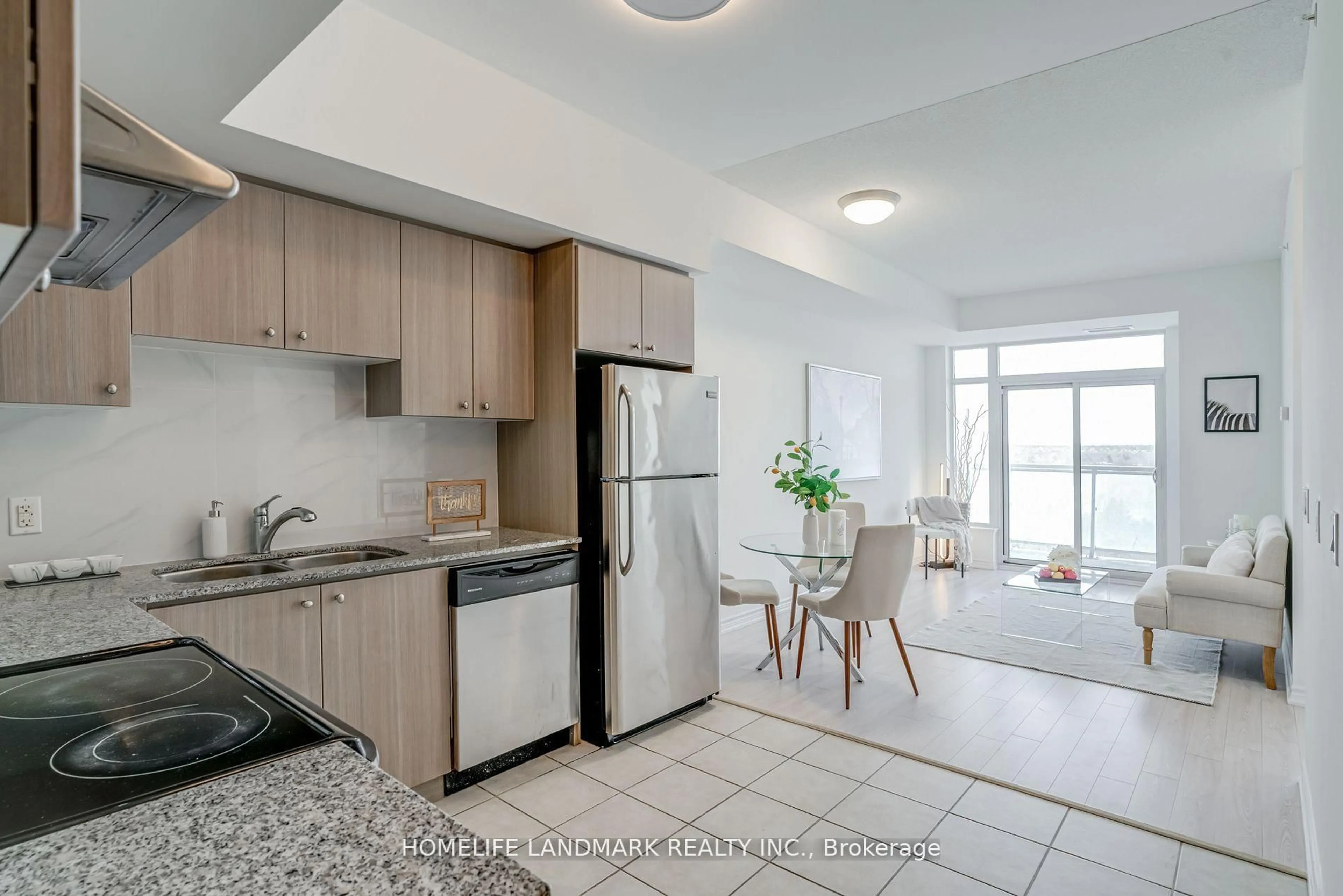 Open concept kitchen, ceramic/tile floor for 8323 Kennedy Rd #921, Markham Ontario L3R 5W7