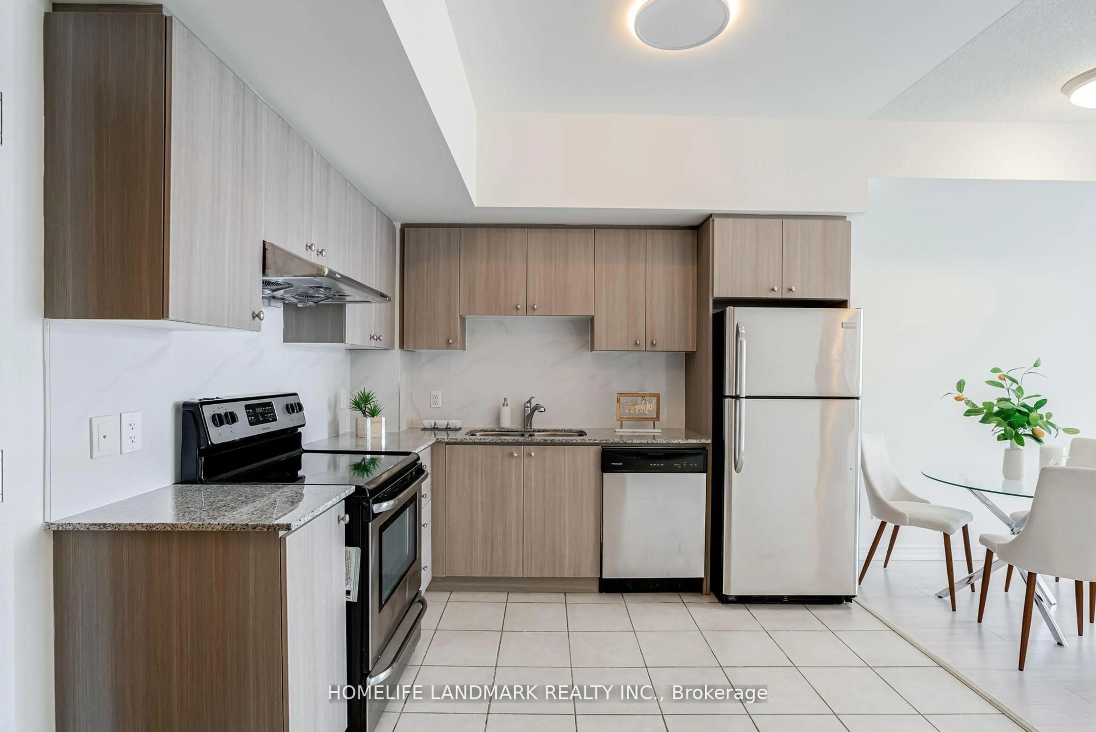 Standard kitchen, ceramic/tile floor for 8323 Kennedy Rd #921, Markham Ontario L3R 5W7