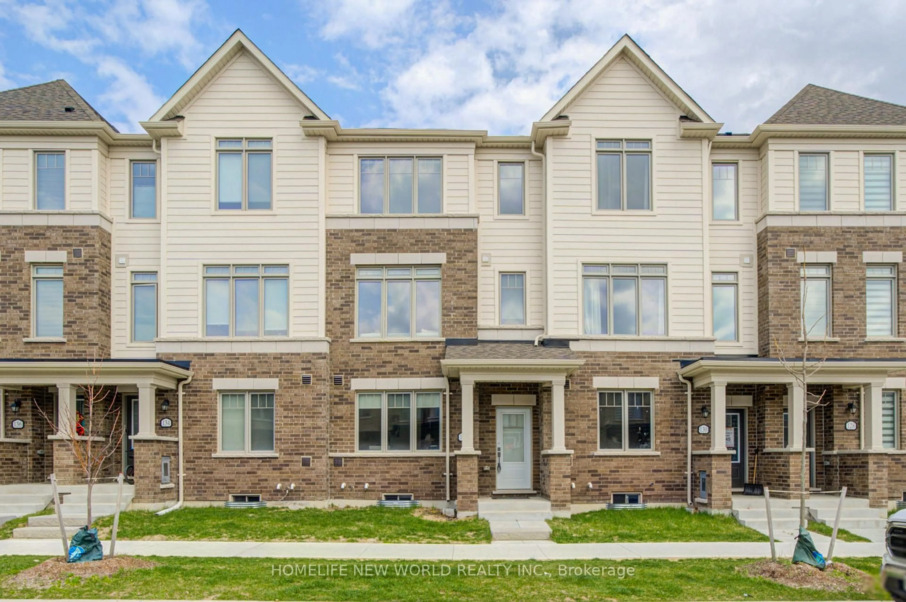 Home with brick exterior material, street for 132 Lageer Dr, Whitchurch-Stouffville Ontario L4A 5G2