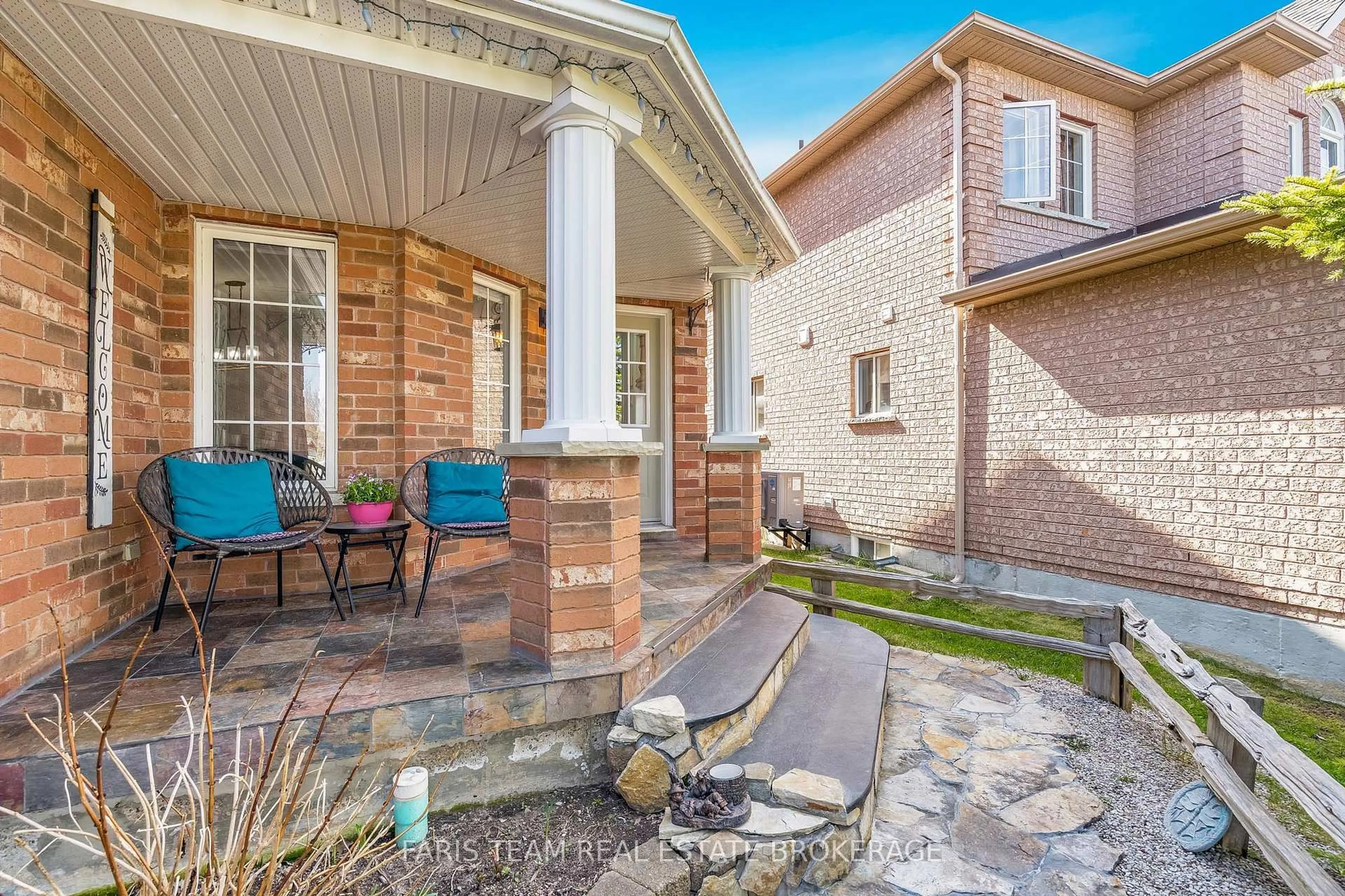 Patio, street for 146 8th Ave, New Tecumseth Ontario L9R 1Z8