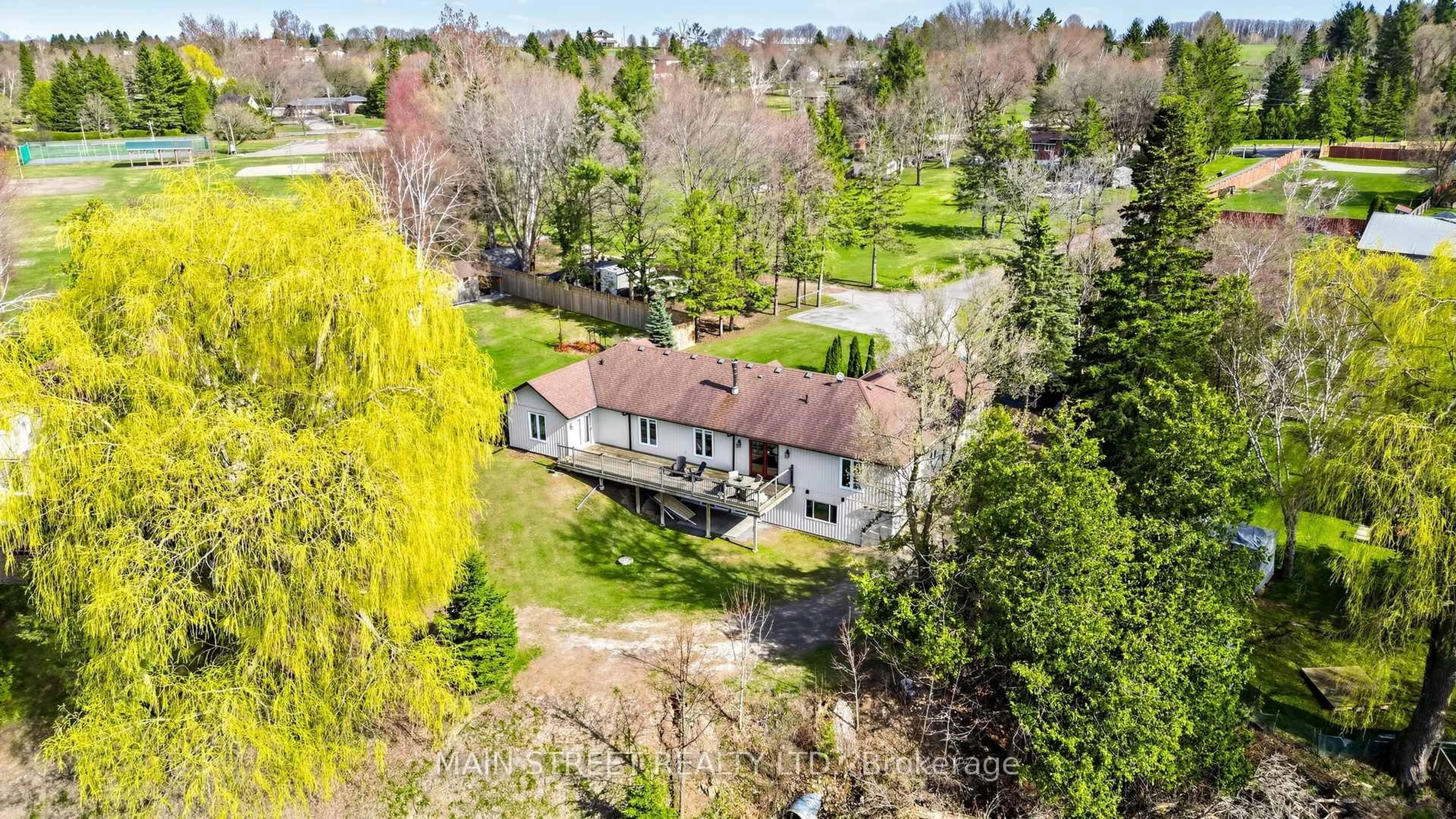 A pic from outside/outdoor area/front of a property/back of a property/a pic from drone, street for 2A Harrison Dr, Uxbridge Ontario L0C 1C0