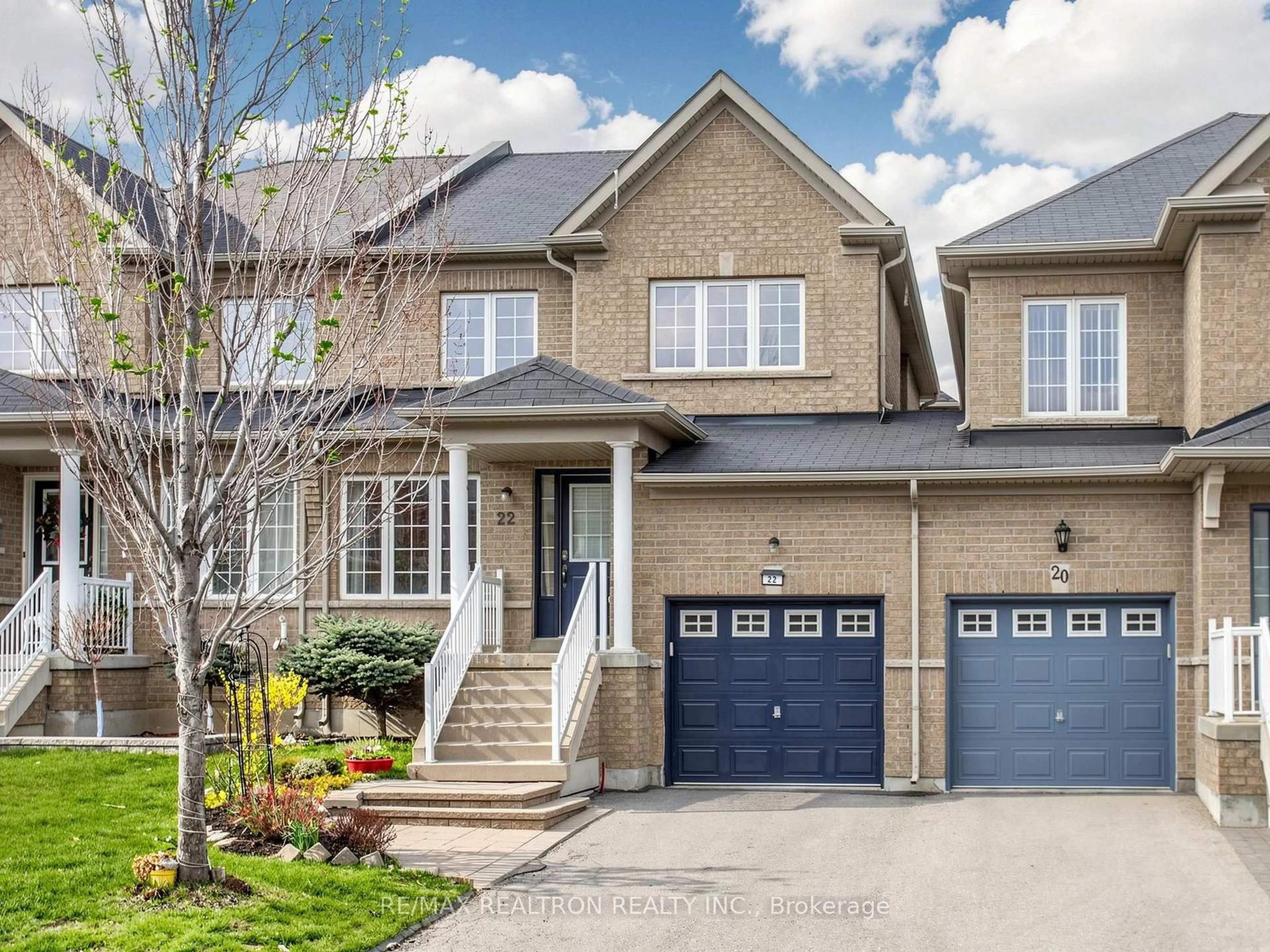 Home with brick exterior material, street for 22 Westcliffe Cres, Richmond Hill Ontario L4E 0S1