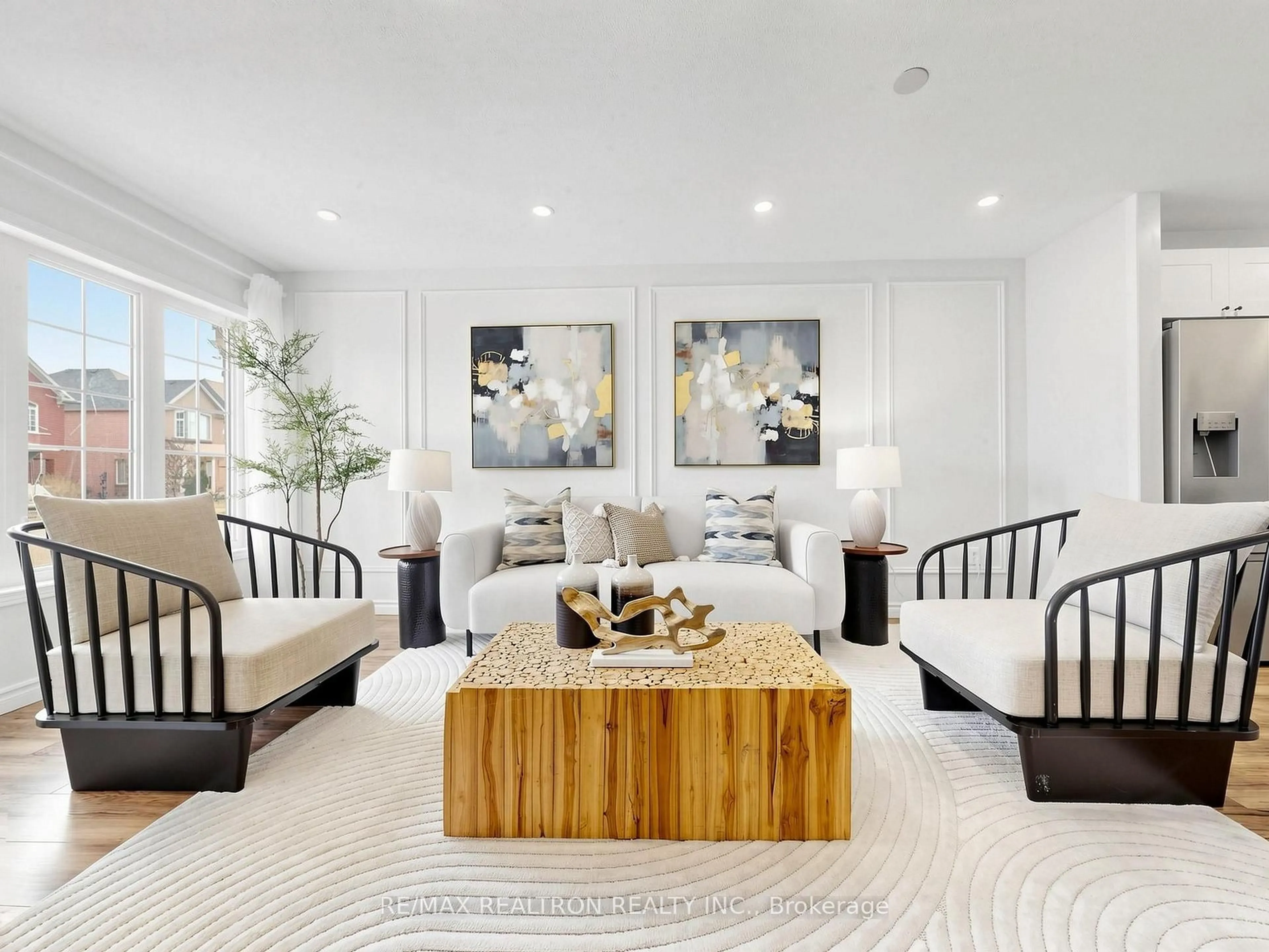 Living room with furniture, unknown for 22 Westcliffe Cres, Richmond Hill Ontario L4E 0S1