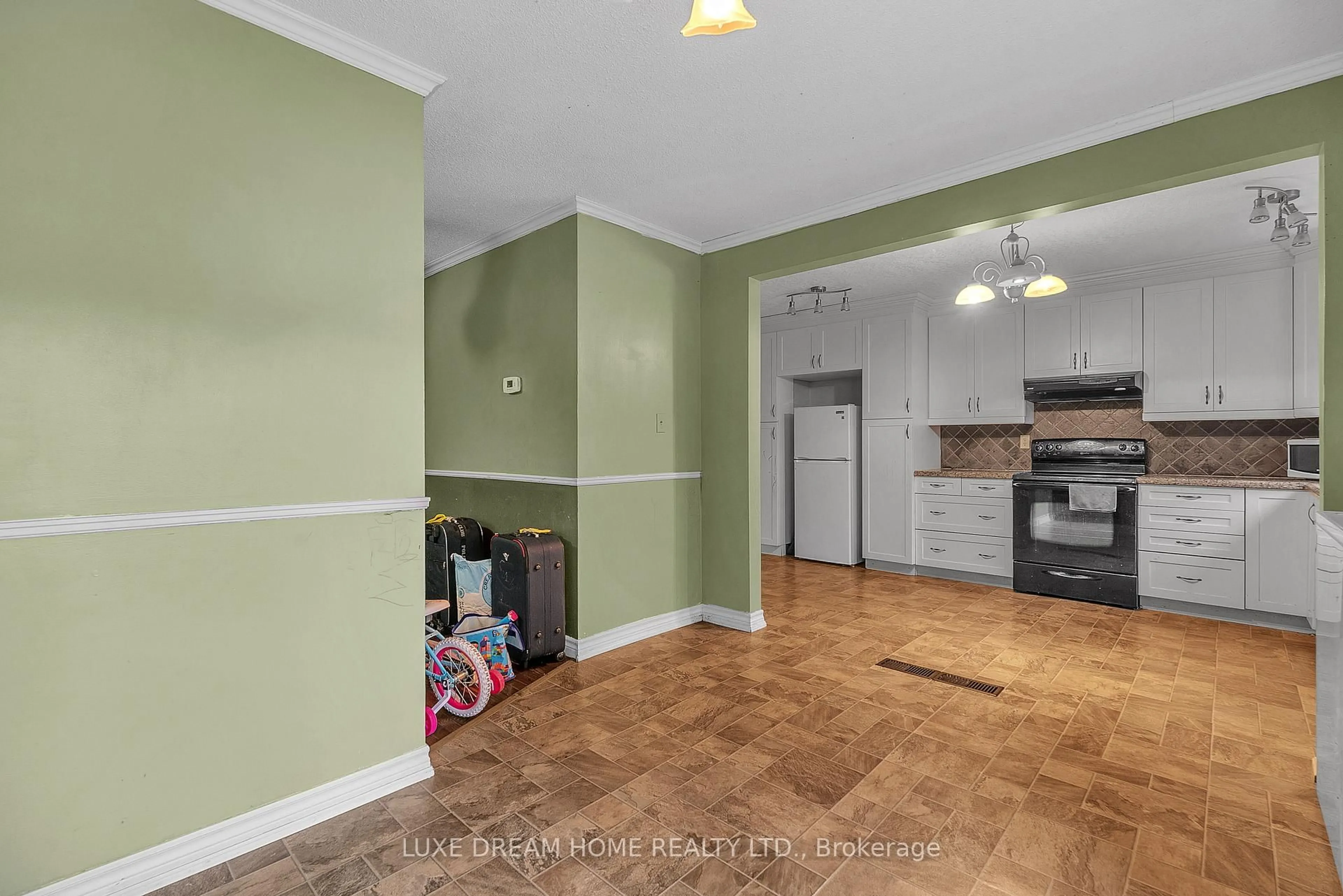 A pic of a room for 175 Albert St, New Tecumseth Ontario L9R 1W8