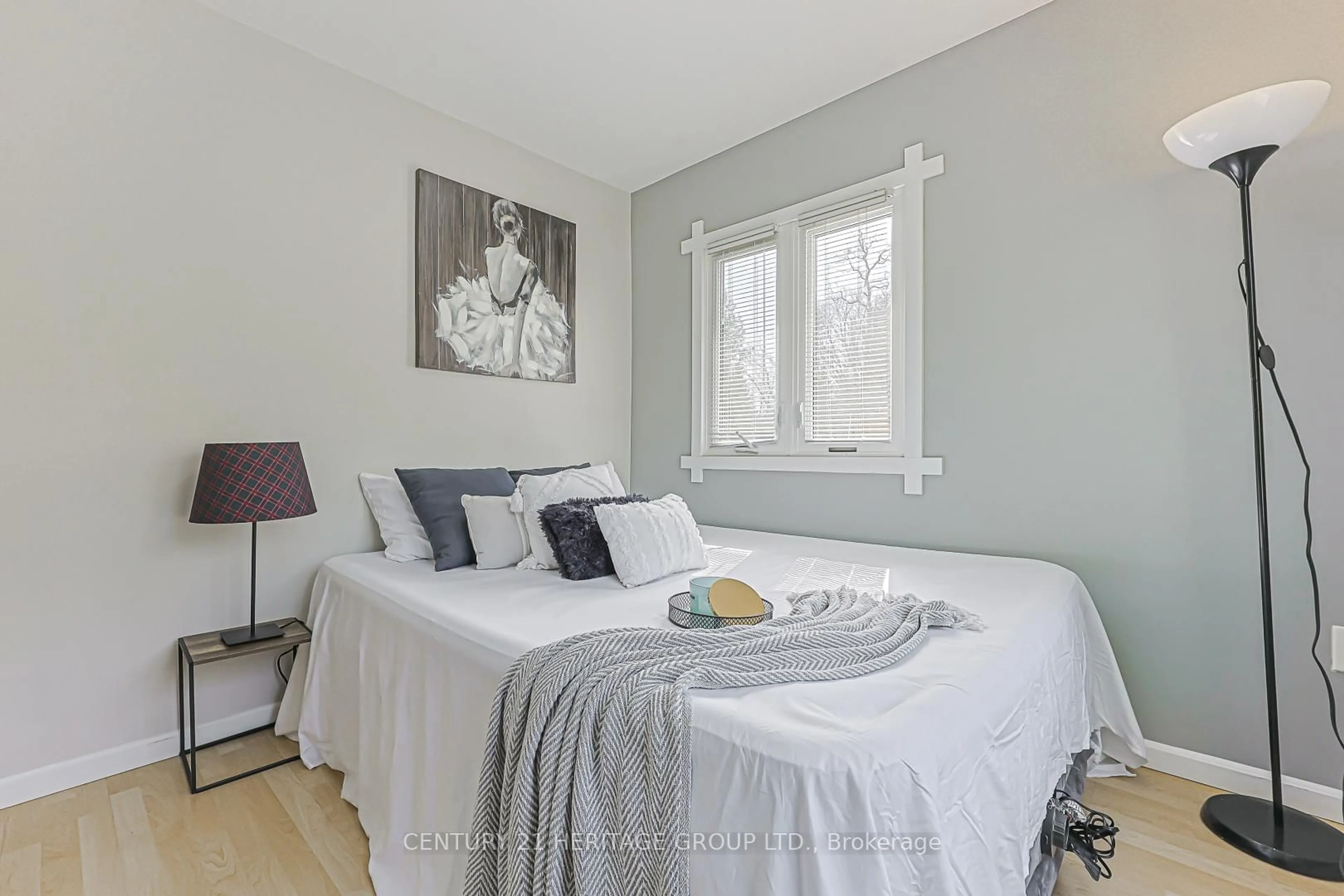 Bedroom with bed, unknown for 31 Mitchell Ave, Whitchurch-Stouffville Ontario L4A 7X3