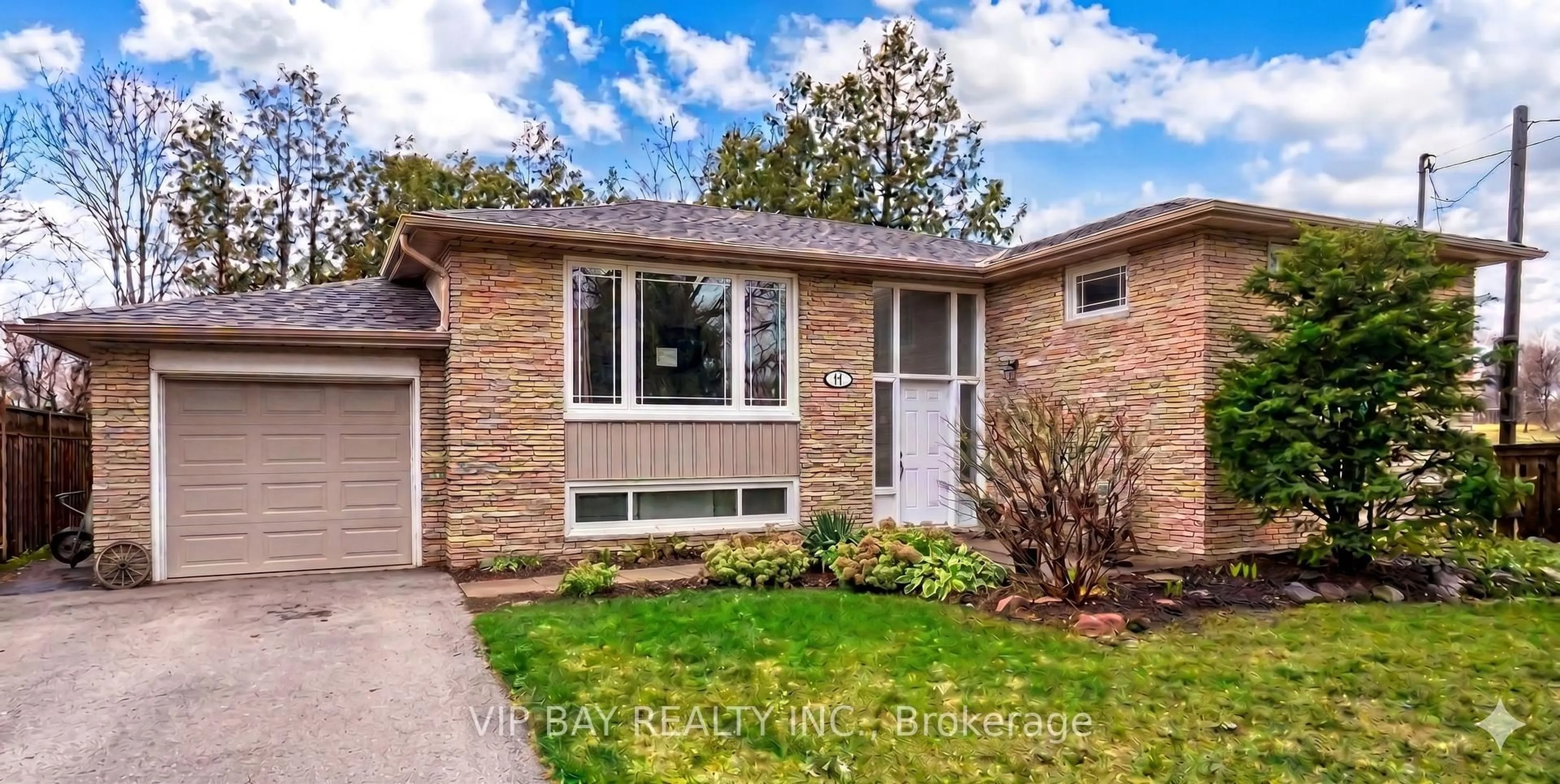 Home with brick exterior material, street for 447 Loretta Cres, Whitchurch-Stouffville Ontario L4A 7G4