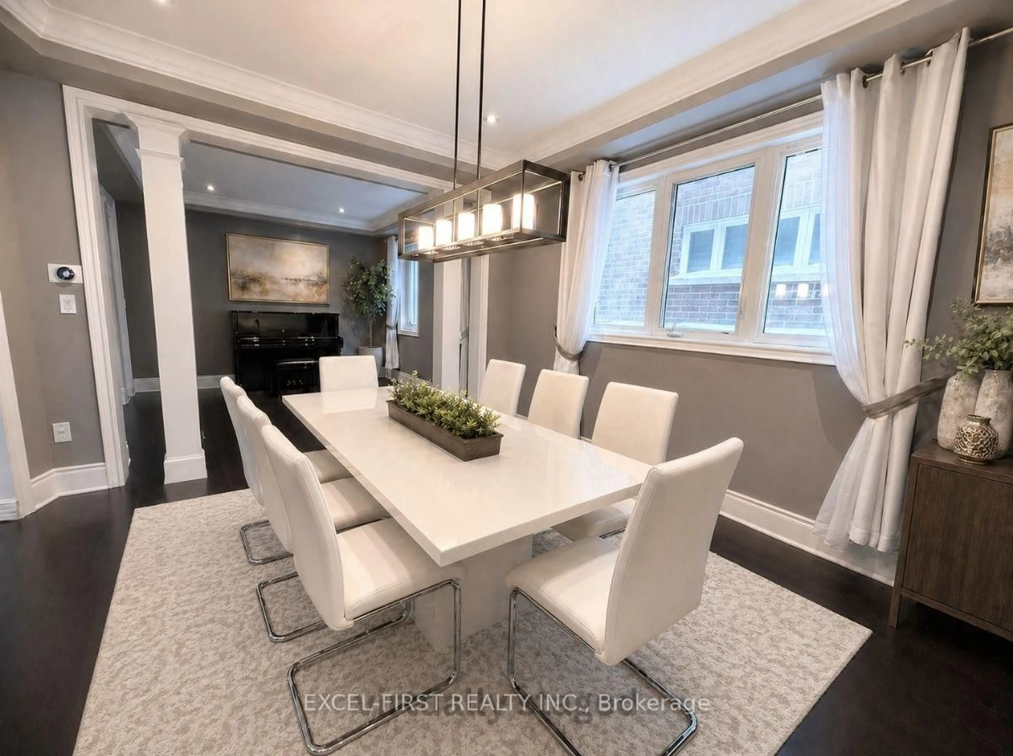 Dining room, unknown for 117 Novan Cres, Aurora Ontario L4G 0X7