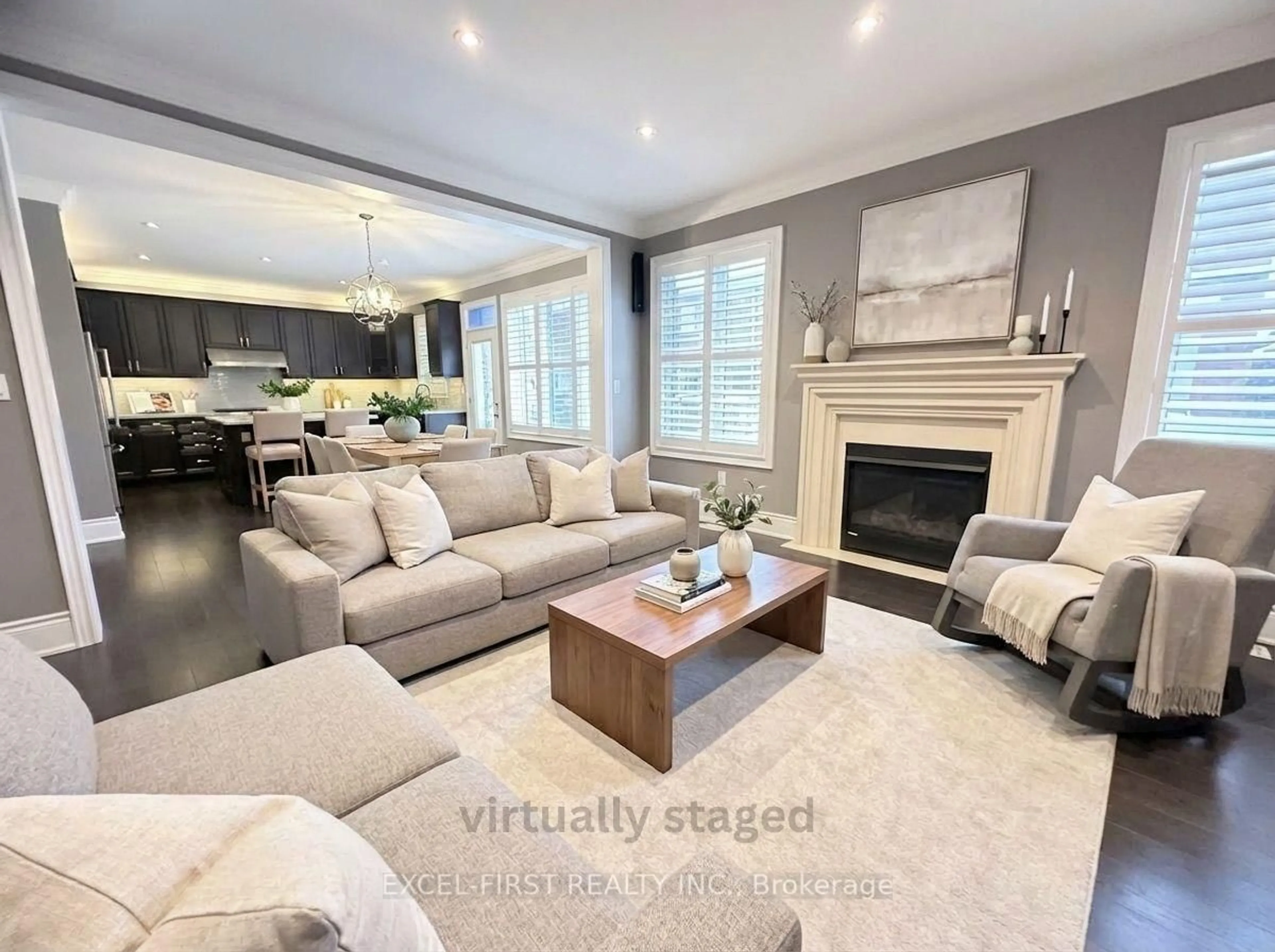 Living room with furniture, unknown for 117 Novan Cres, Aurora Ontario L4G 0X7