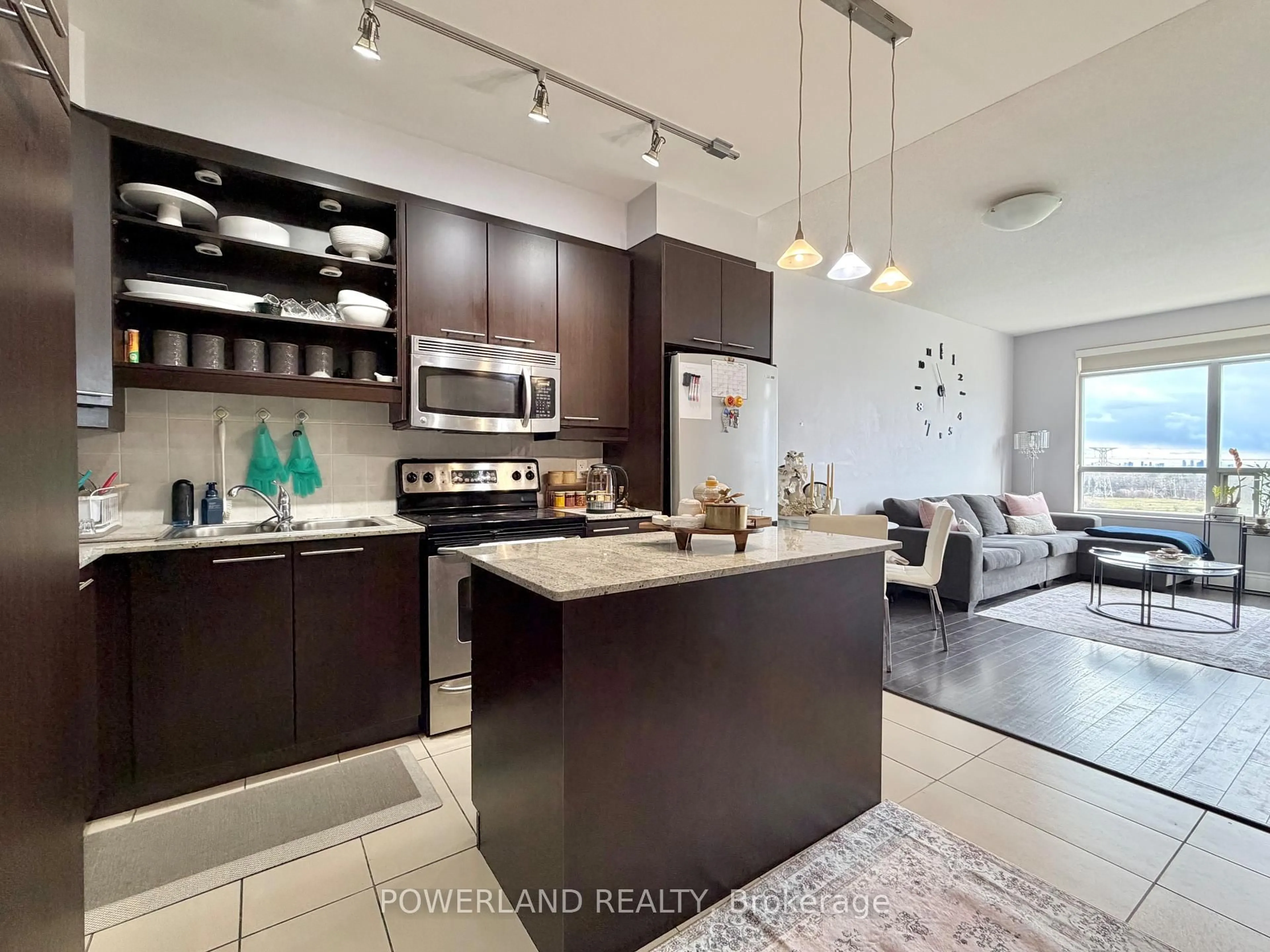 Open concept kitchen, unknown for 37 Galleria Pkwy #LPH10, Markham Ontario L3T 0A5