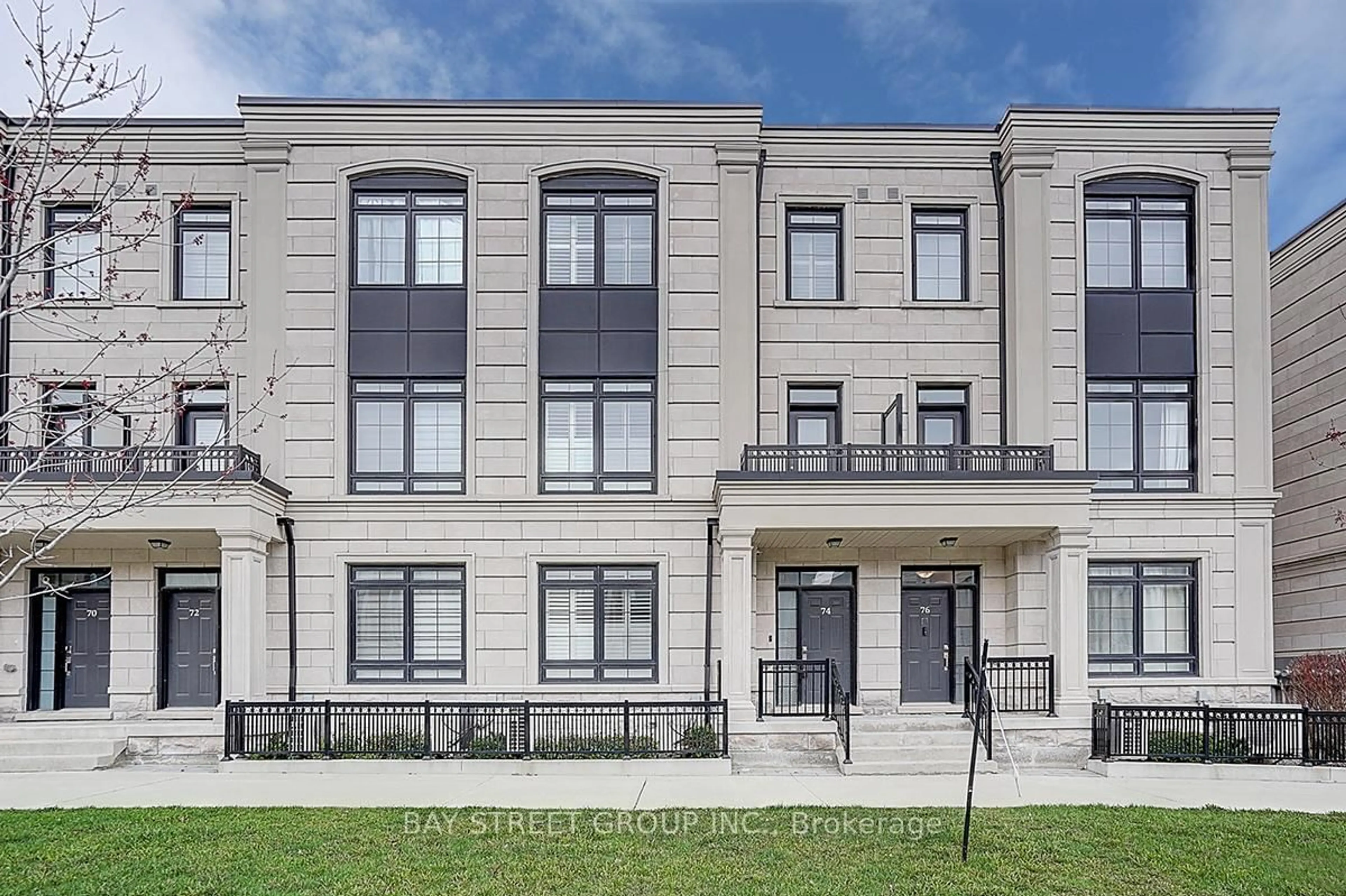 Home with brick exterior material, unknown for 74 Village Pkwy, Markham Ontario L3R 4Z7