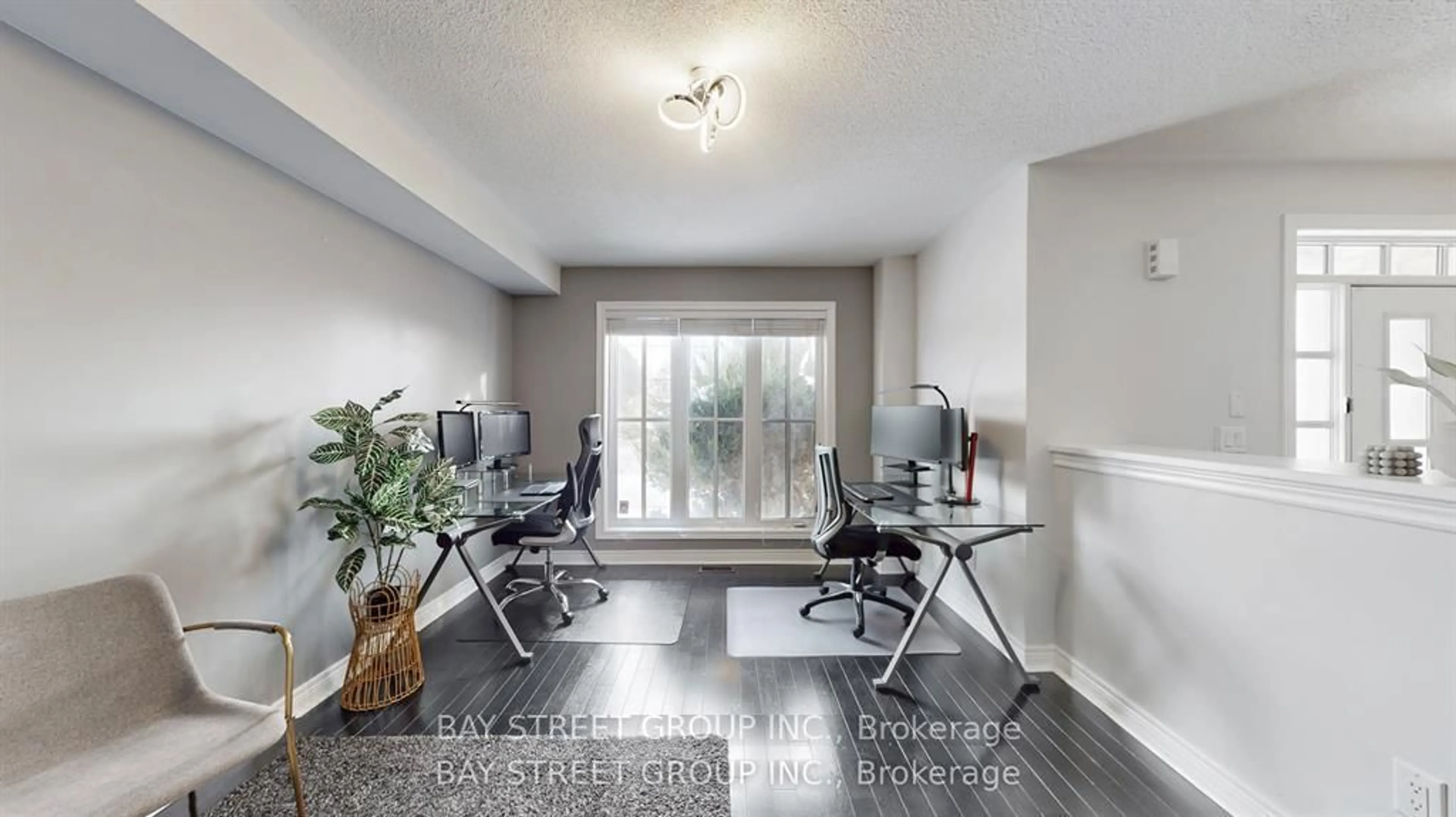 A pic of a room for 2914 Elgin Mills Rd, Markham Ontario L6C 0E5
