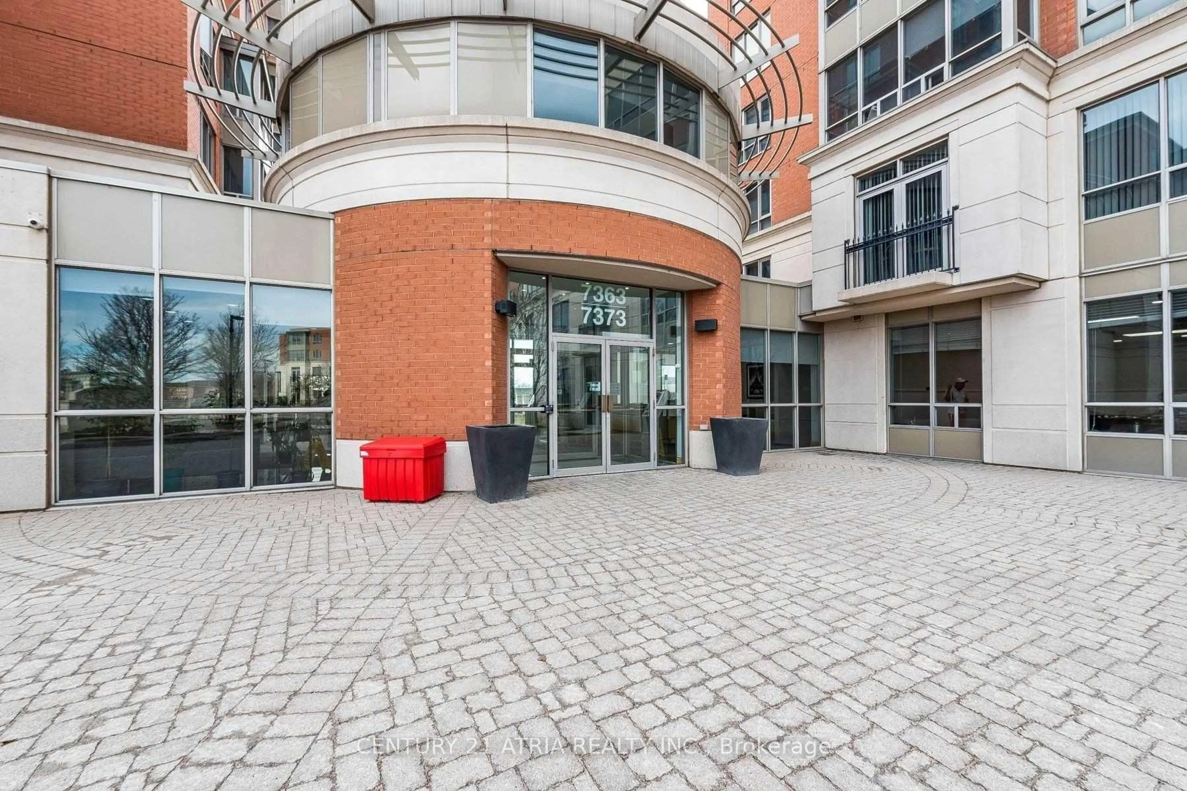 Indoor foyer for 7363 Kennedy Rd #PH06, Markham Ontario L3R 1G8