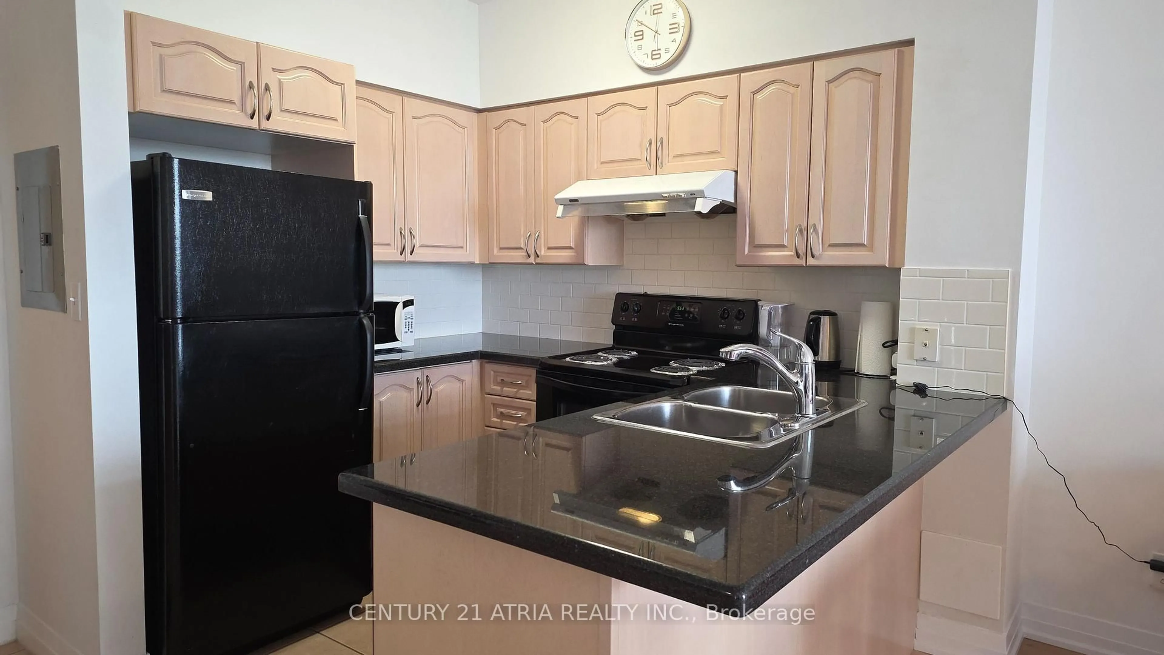 Standard kitchen, unknown for 7363 Kennedy Rd #PH06, Markham Ontario L3R 1G8