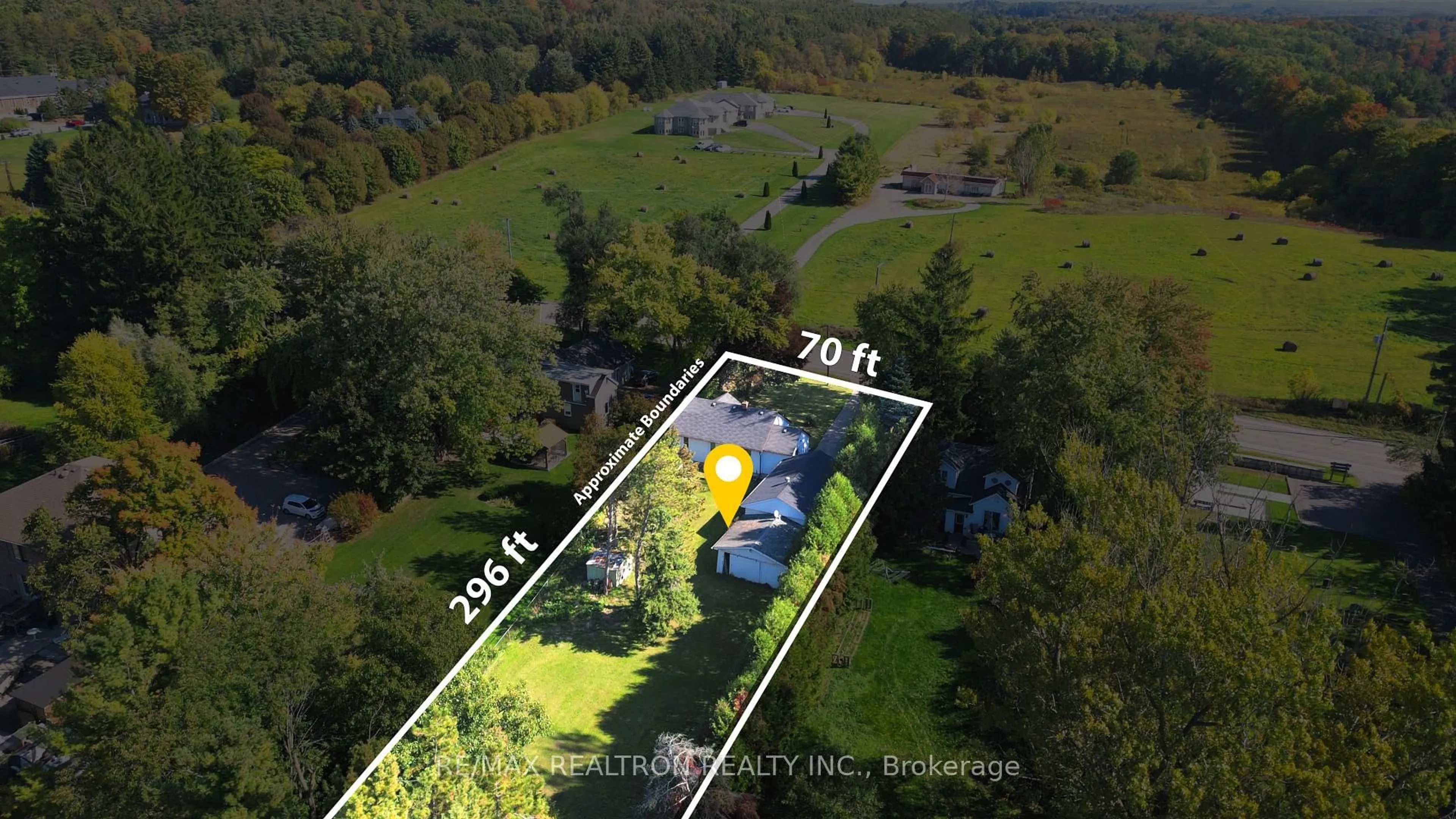 A pic from outside/outdoor area/front of a property/back of a property/a pic from drone, water/lake/river/ocean view for 14376 Jane St, King Ontario L7B 1A3