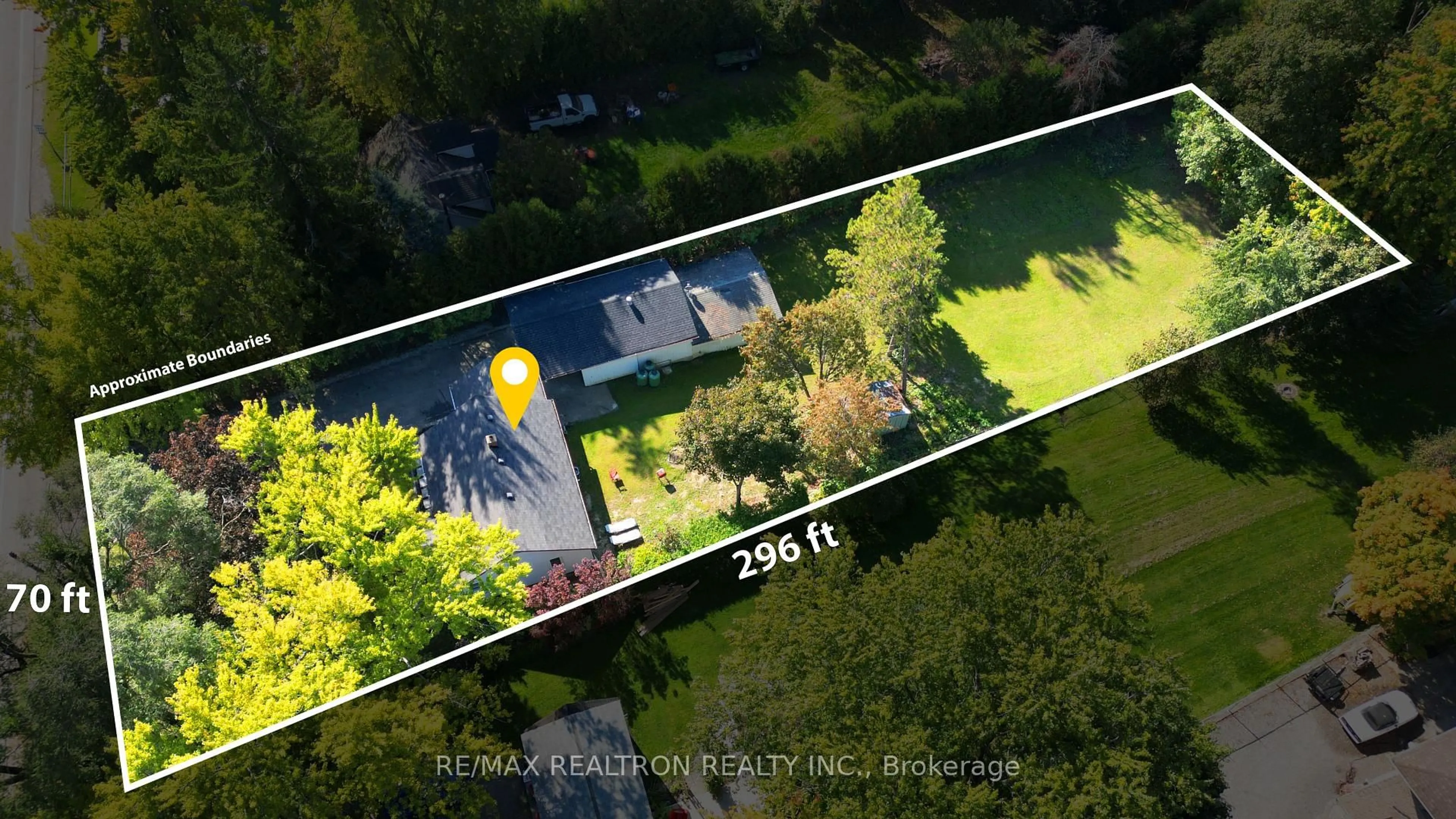 A pic from outside/outdoor area/front of a property/back of a property/a pic from drone, water/lake/river/ocean view for 14376 Jane St, King Ontario L7B 1A3