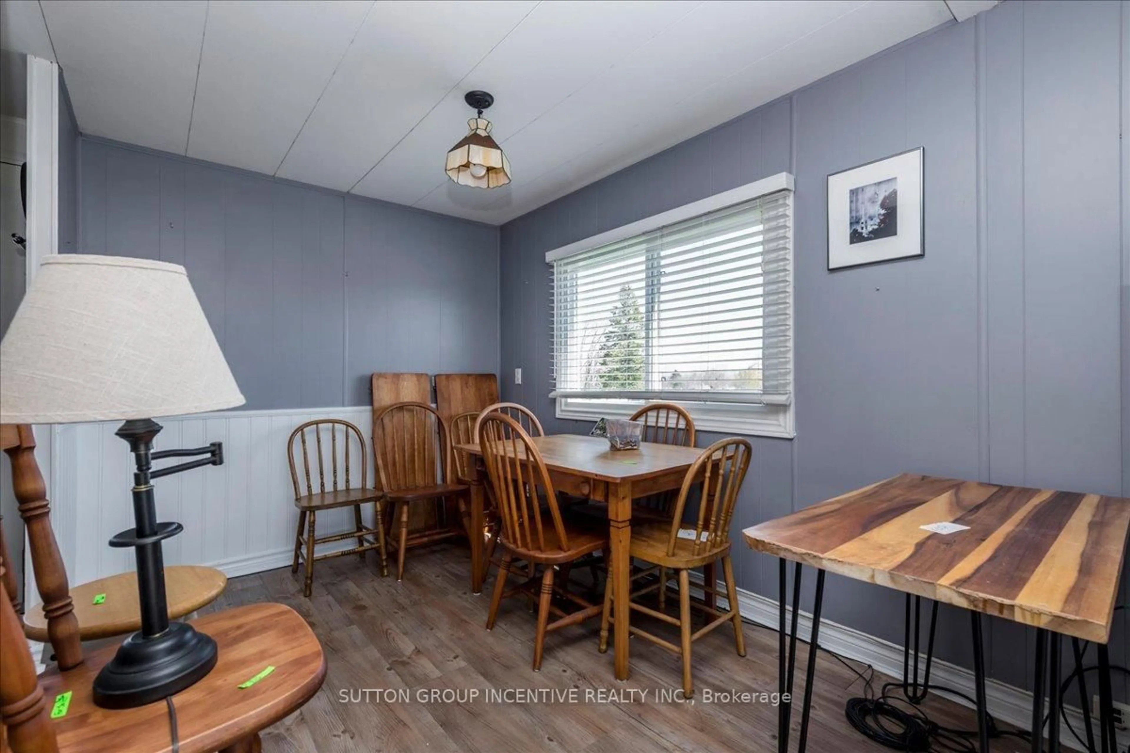 Dining room, unknown for 18 Trefoil Dr, Innisfil Ontario L9S 1P7