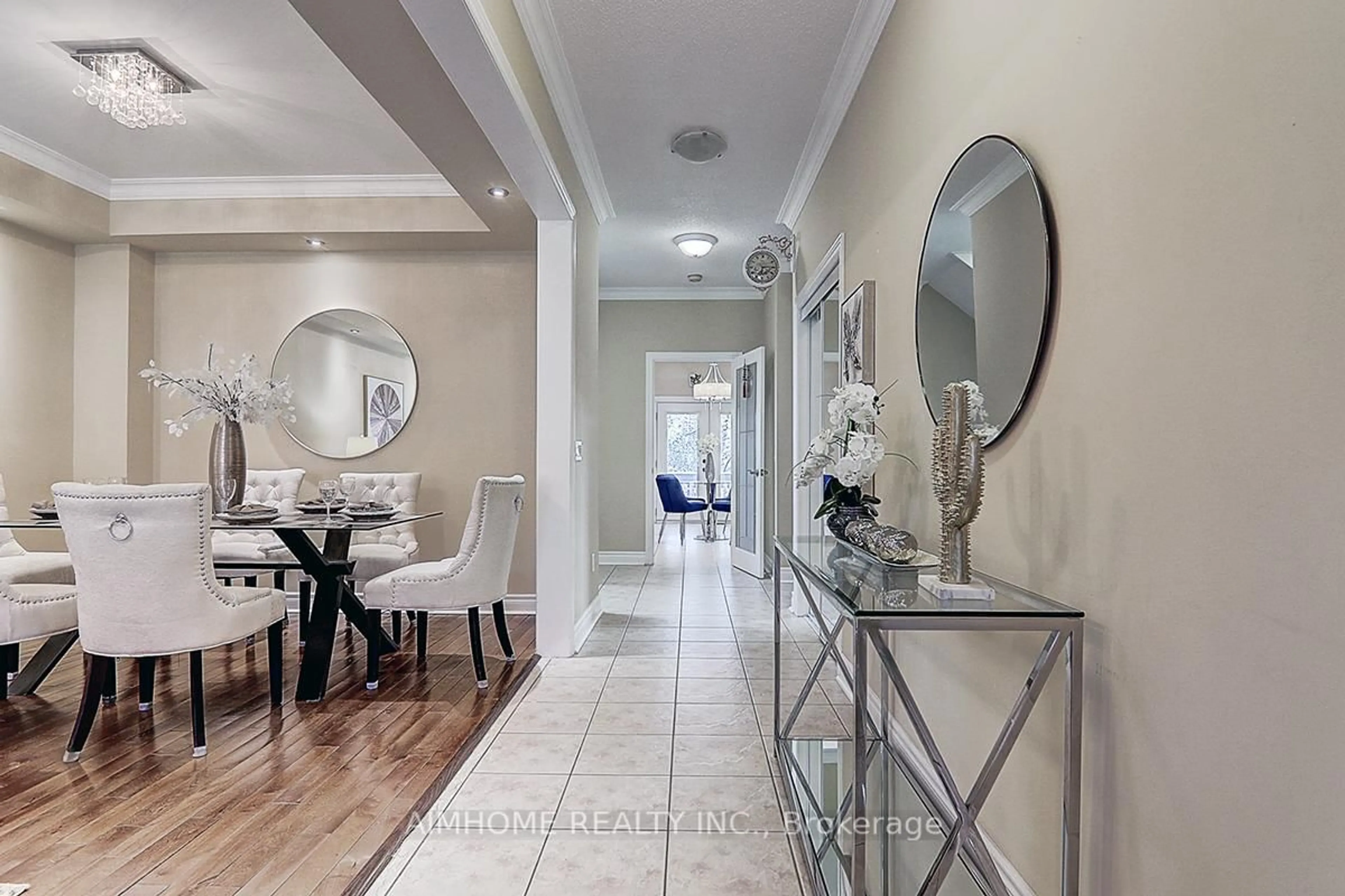 Indoor entryway for 38 Rondeen Rd, Vaughan Ontario L4K 5S1