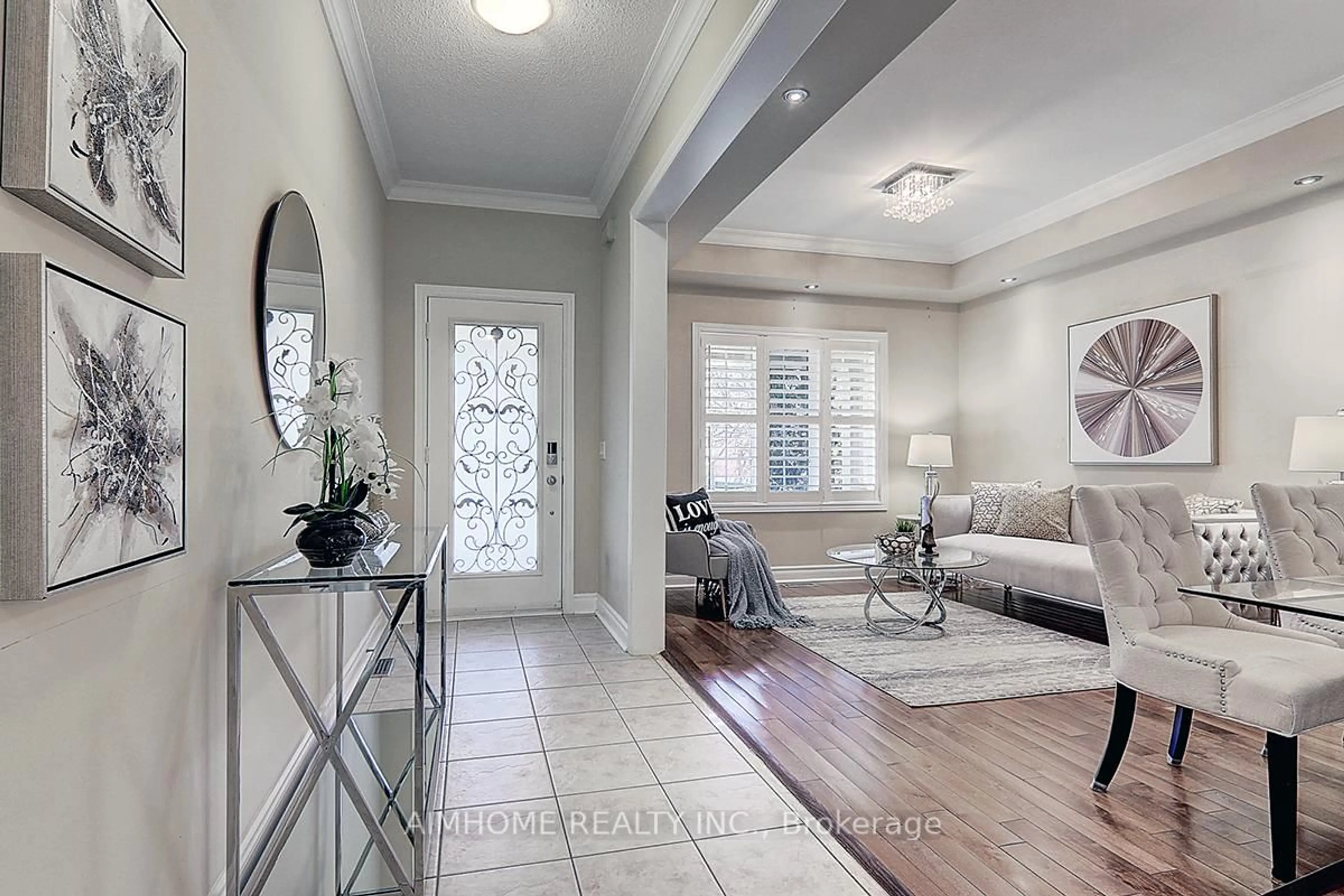 Indoor entryway for 38 Rondeen Rd, Vaughan Ontario L4K 5S1