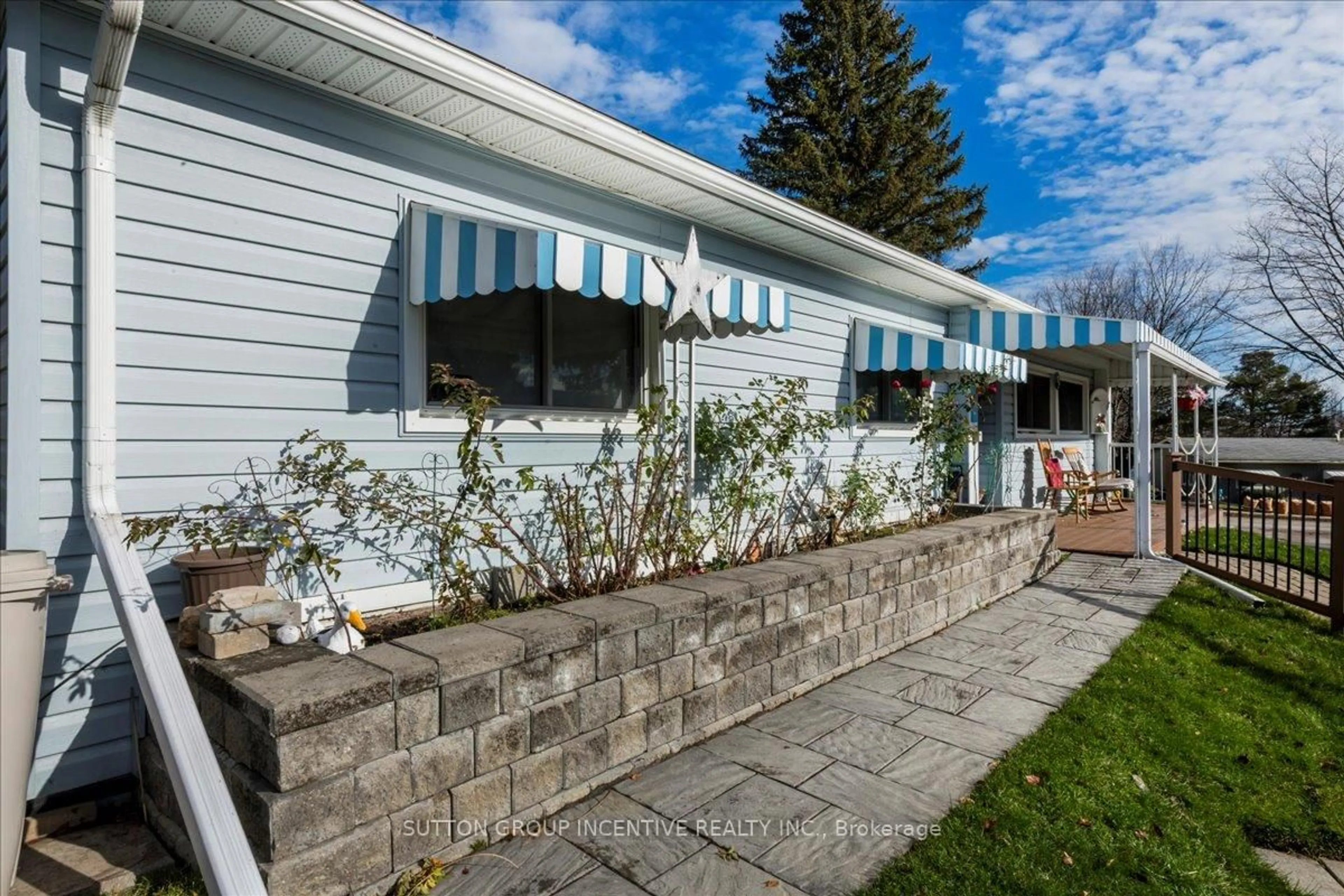 Patio, street for 2 Mimosa Cres, Innisfil Ontario L9S 1P7