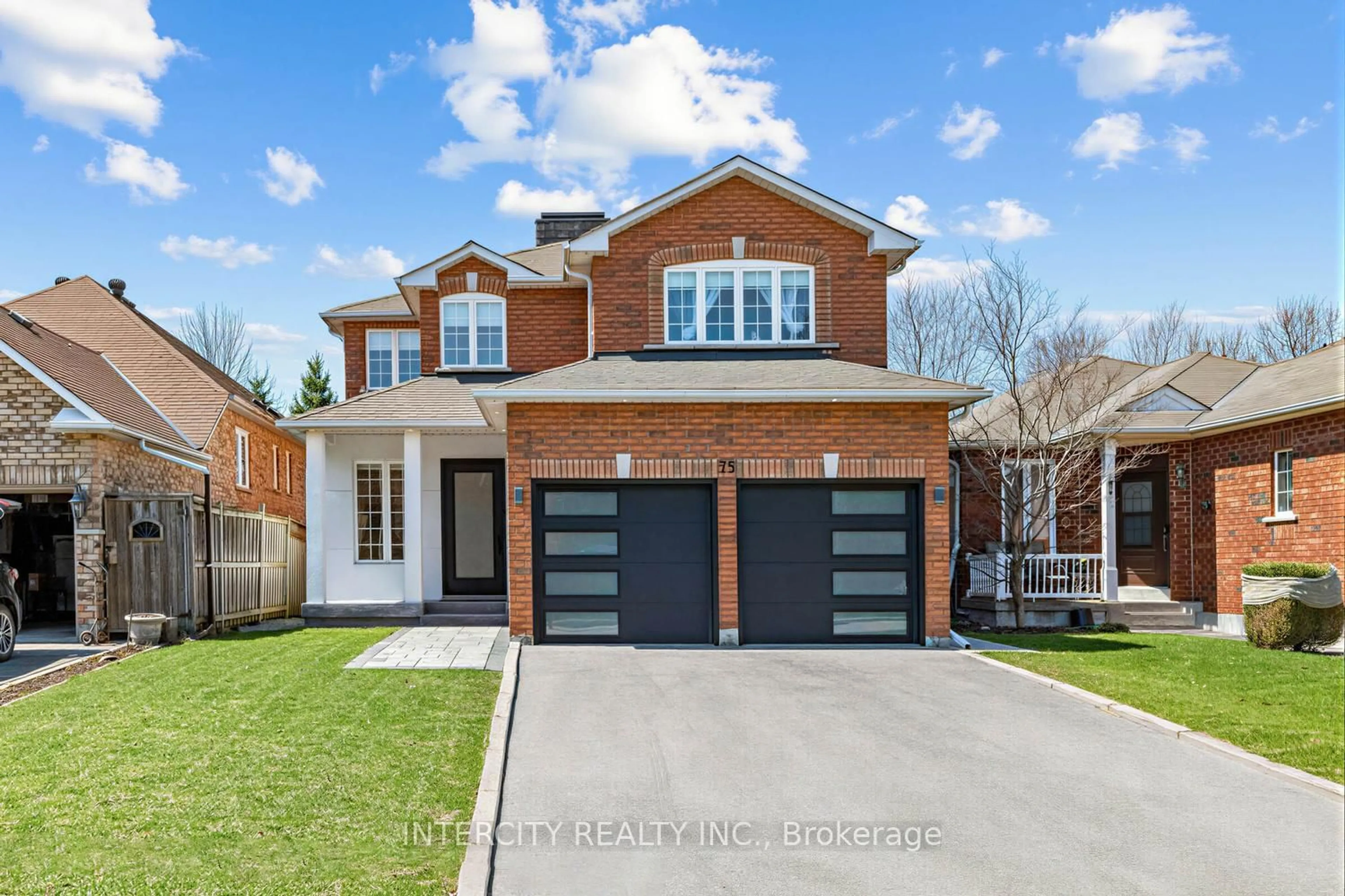 Home with brick exterior material, street for 75 Canoe Crt, Richmond Hill Ontario L4E 3Y2