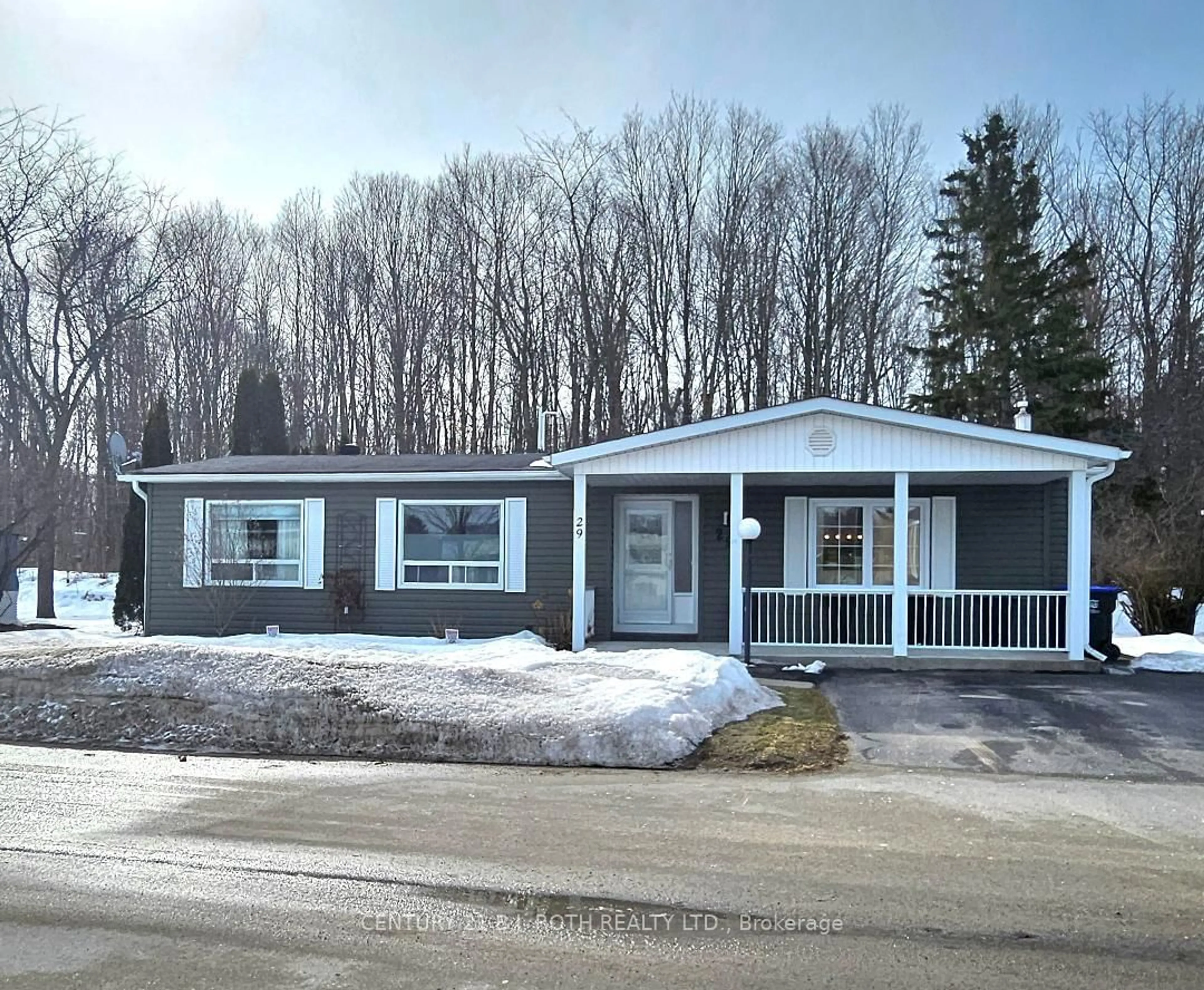 Home with vinyl exterior material, street for 29 Corner Brook Tr, Innisfil Ontario L9S 1P2