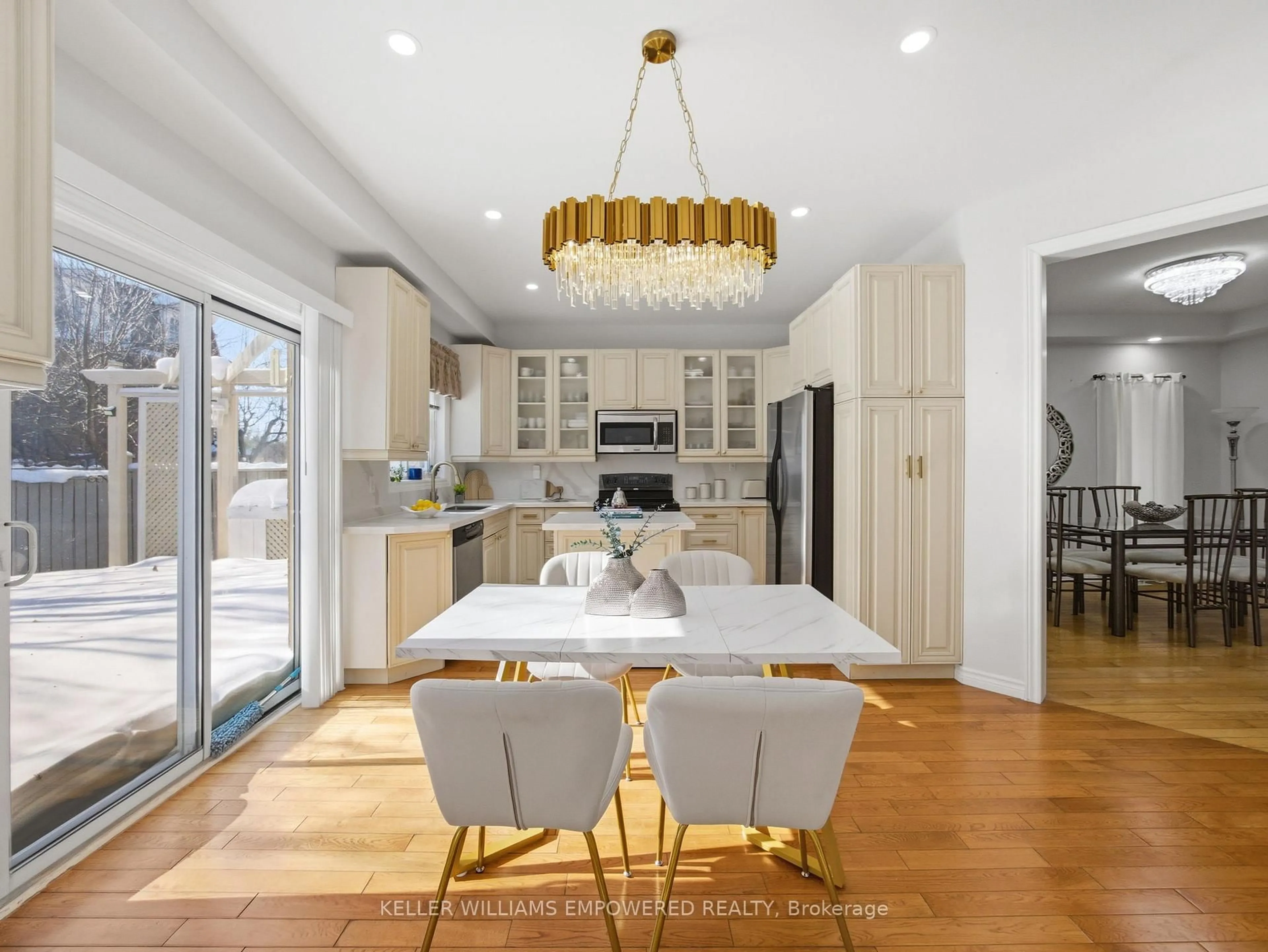 Open concept kitchen, unknown for 81 Old Colony Rd, Richmond Hill Ontario L4E 3X2