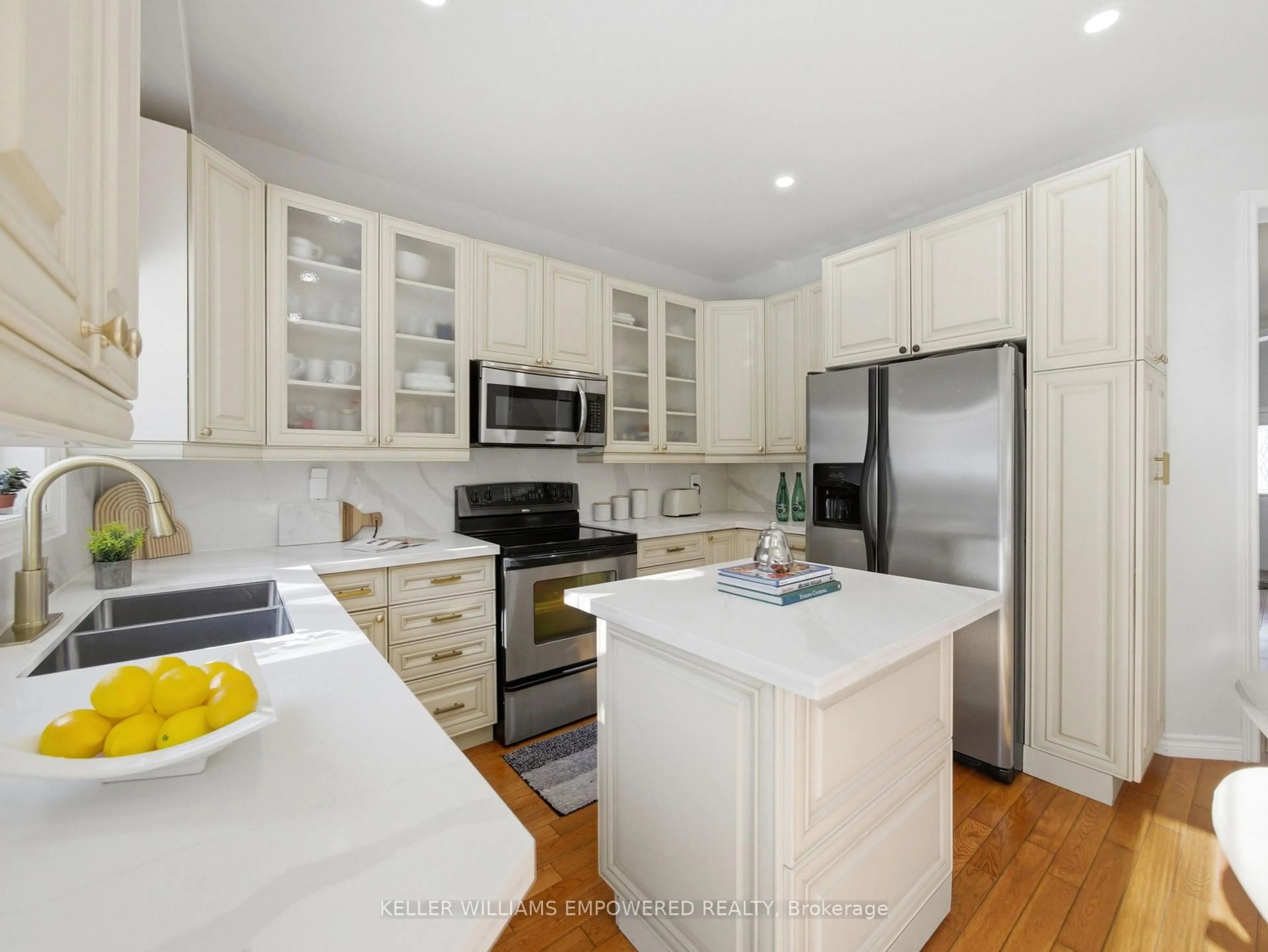 Open concept kitchen, unknown for 81 Old Colony Rd, Richmond Hill Ontario L4E 3X2