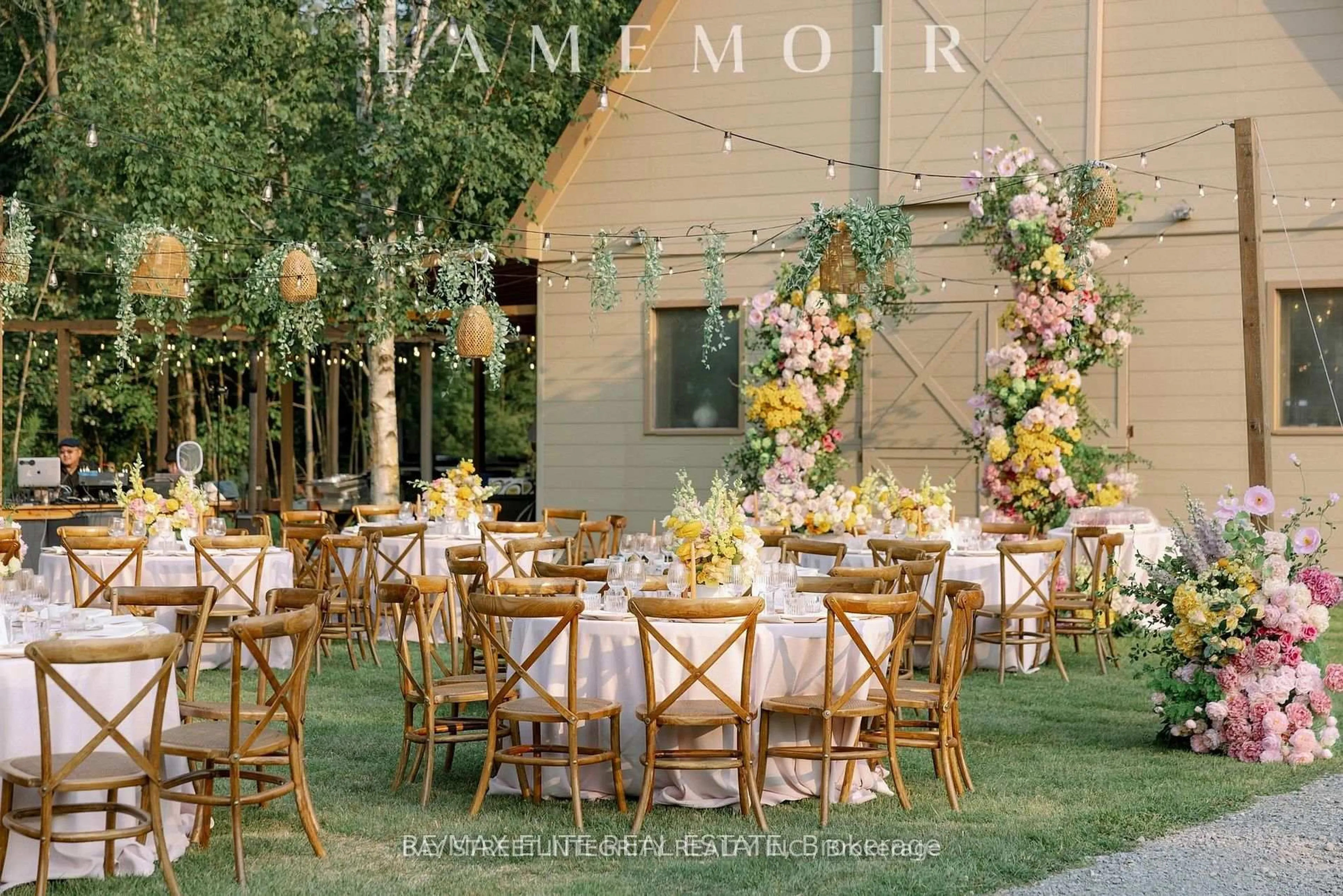 Patio, street for 4909 Holborn Rd, East Gwillimbury Ontario L0G 1M0