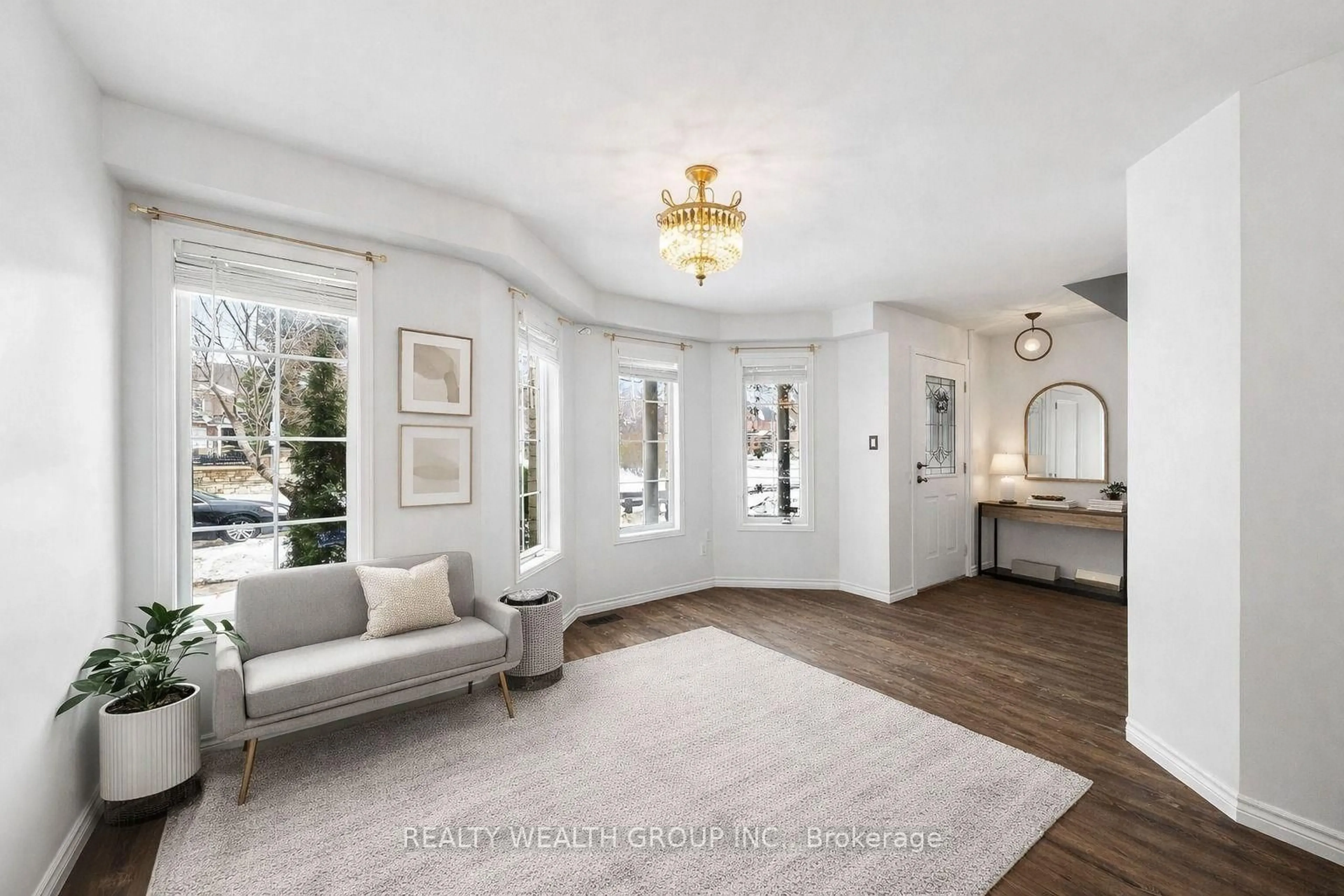 Indoor entryway for 34 Castle Park Blvd, Vaughan Ontario L4H 1M4