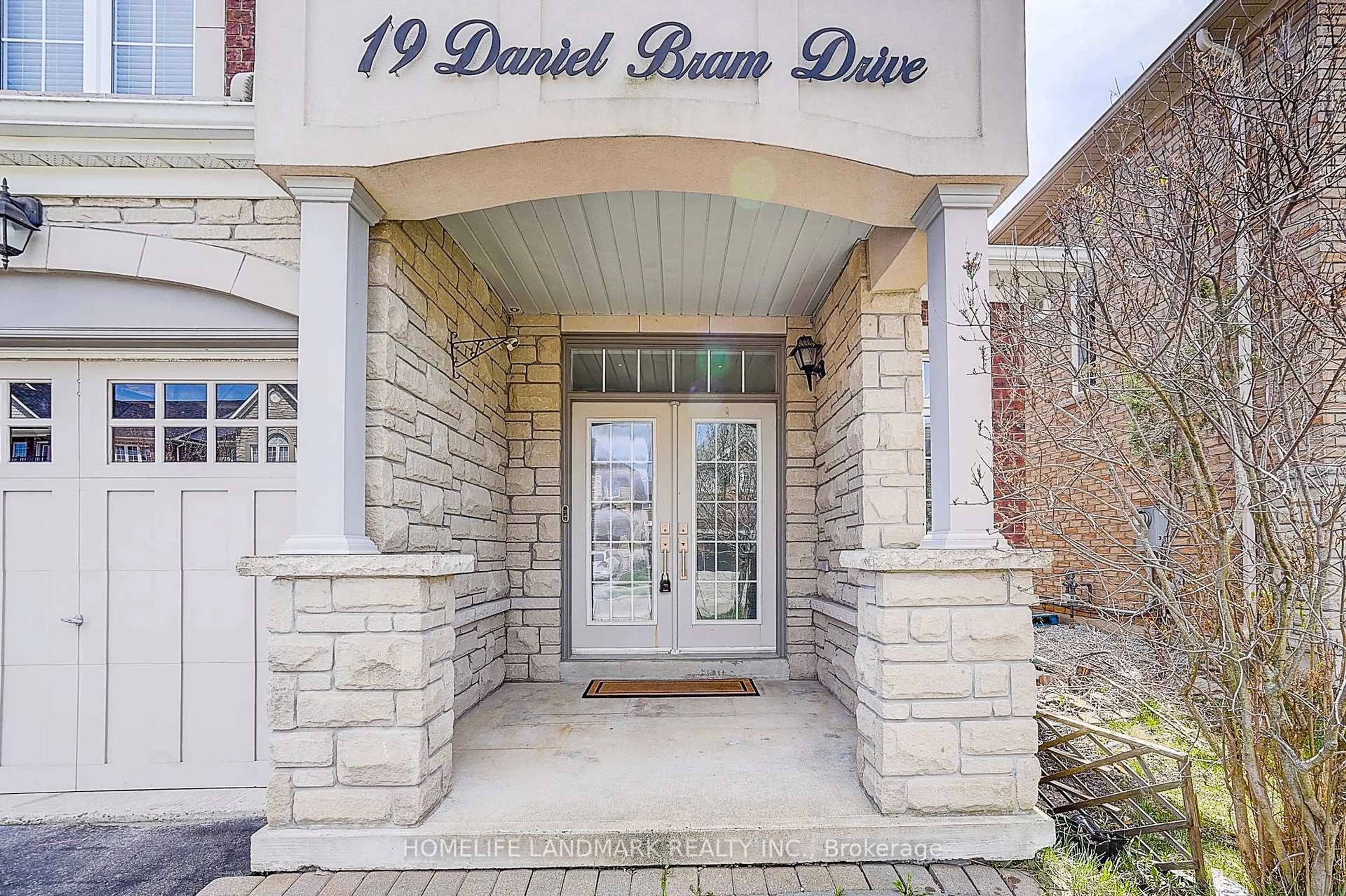 Unknown for 19 Daniel Bram Dr, Vaughan Ontario L6A 0L4
