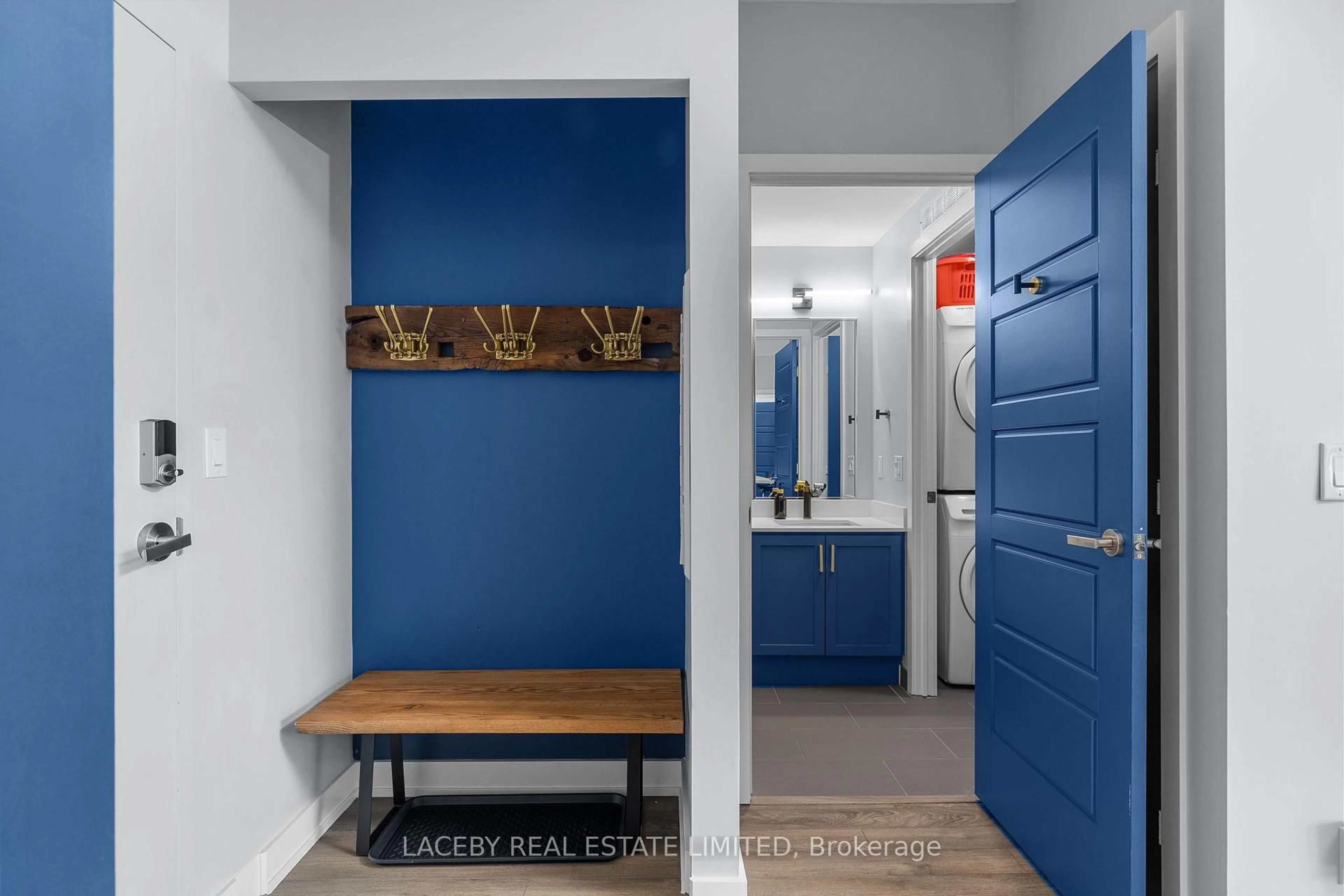 Indoor entryway for 375 Sea Ray Ave #116, Innisfil Ontario L9S 0N9