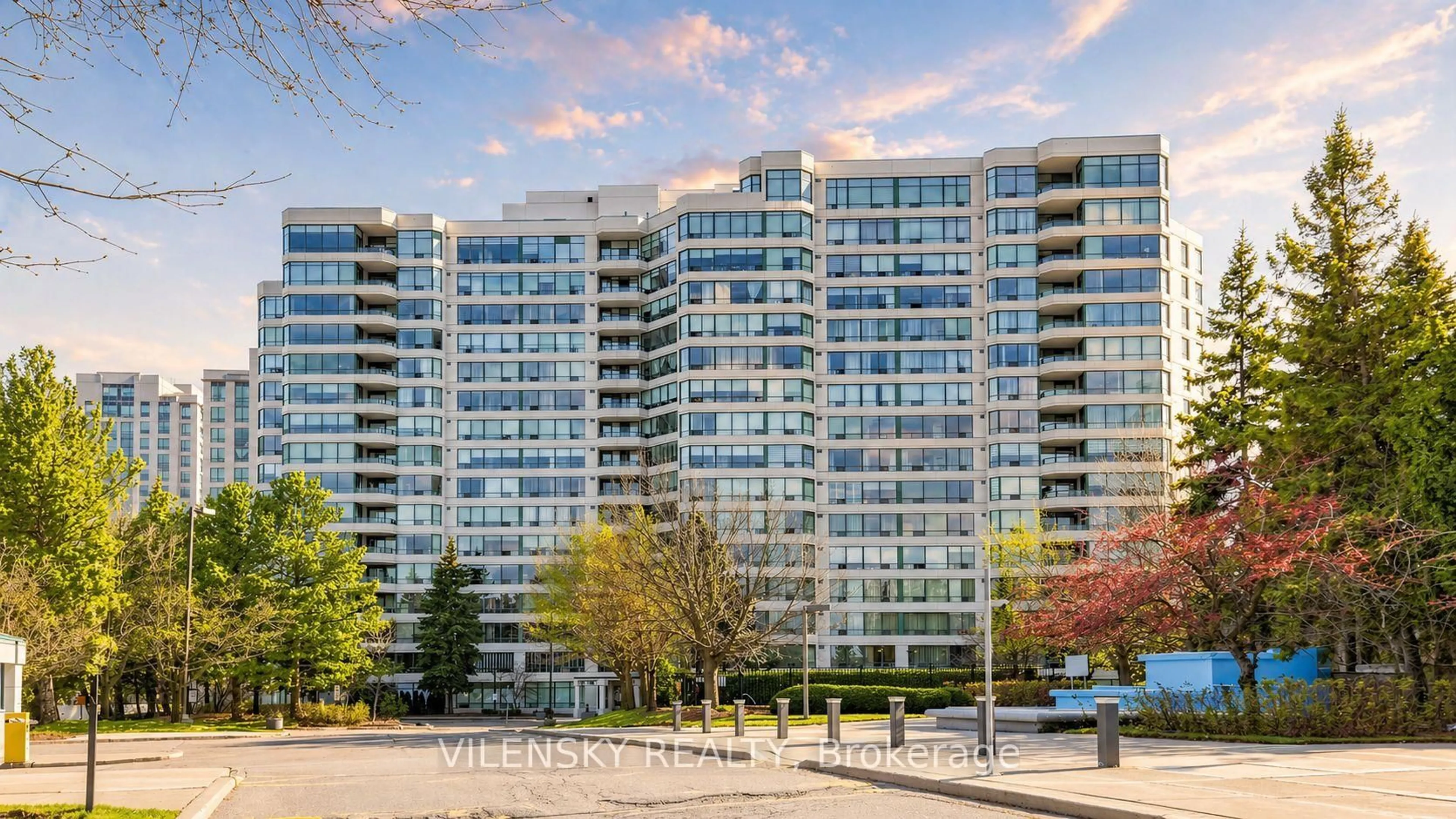 Unknown for 110 Promenade Circ #1402, Vaughan Ontario L4J 7W8